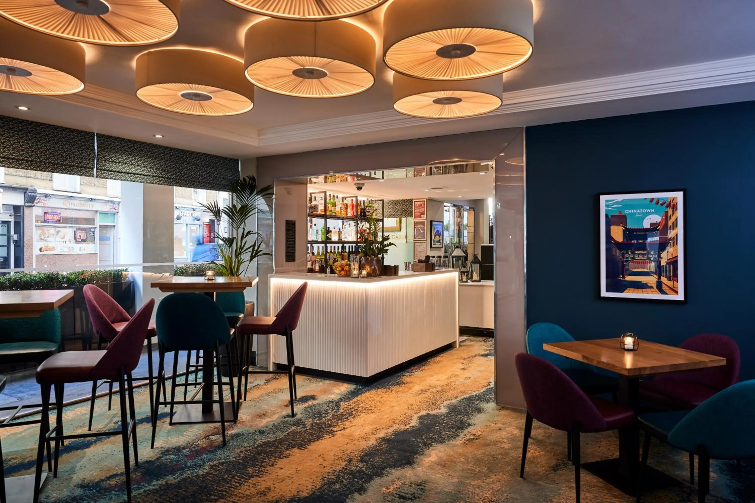Lounge or bar in Thistle Trafalgar - Leicester Square