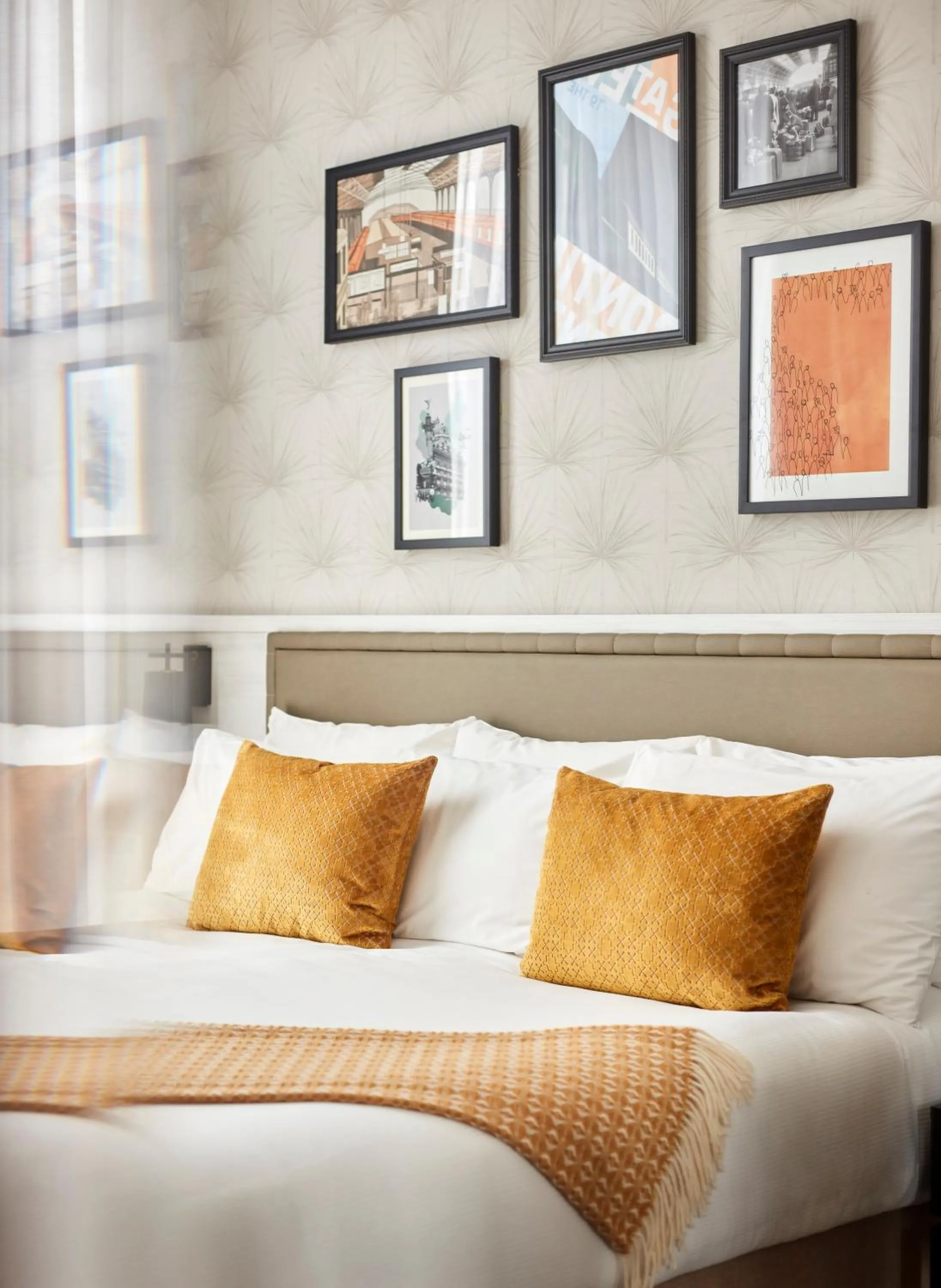 Bed in The Clermont London, Victoria