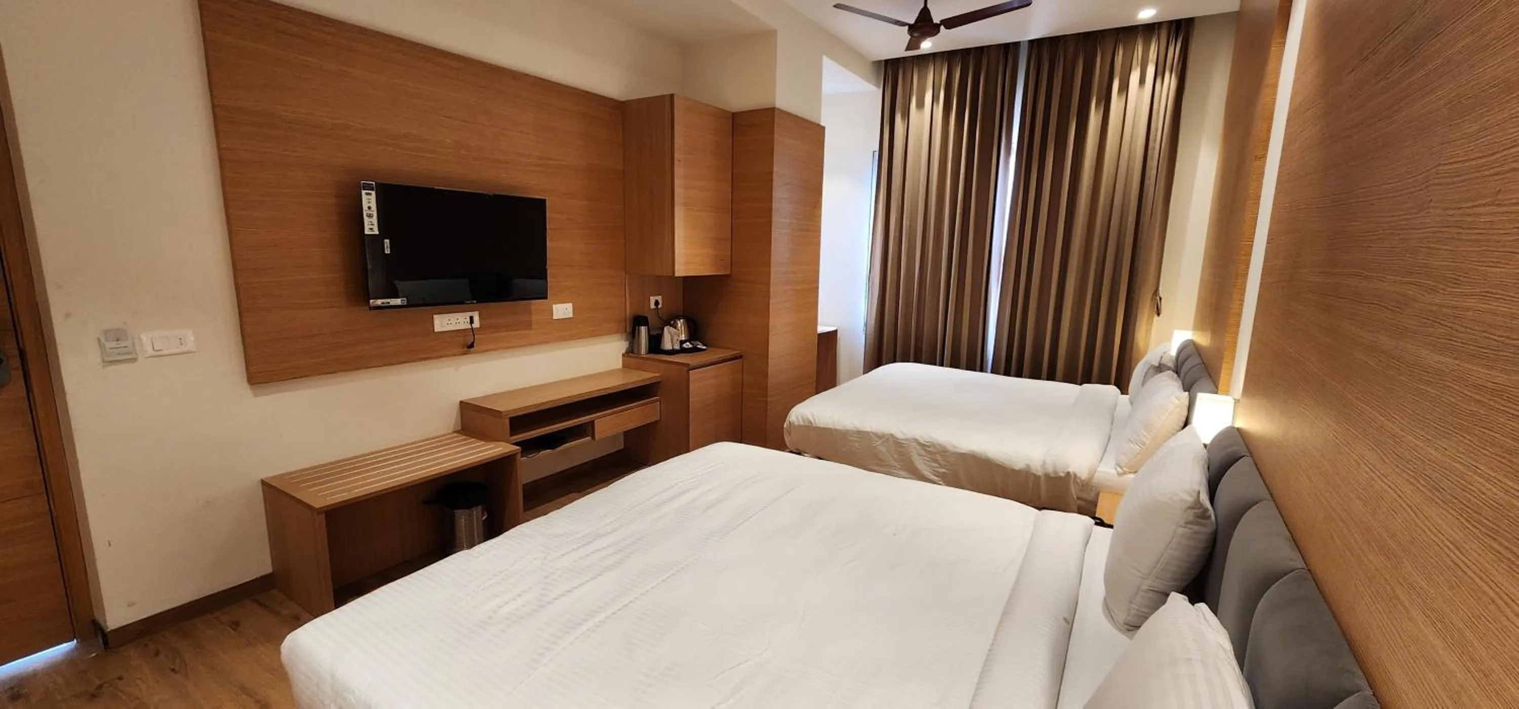 Bed in Hotel Gorbandh