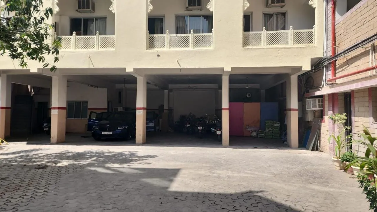 Parking in Hotel Gorbandh