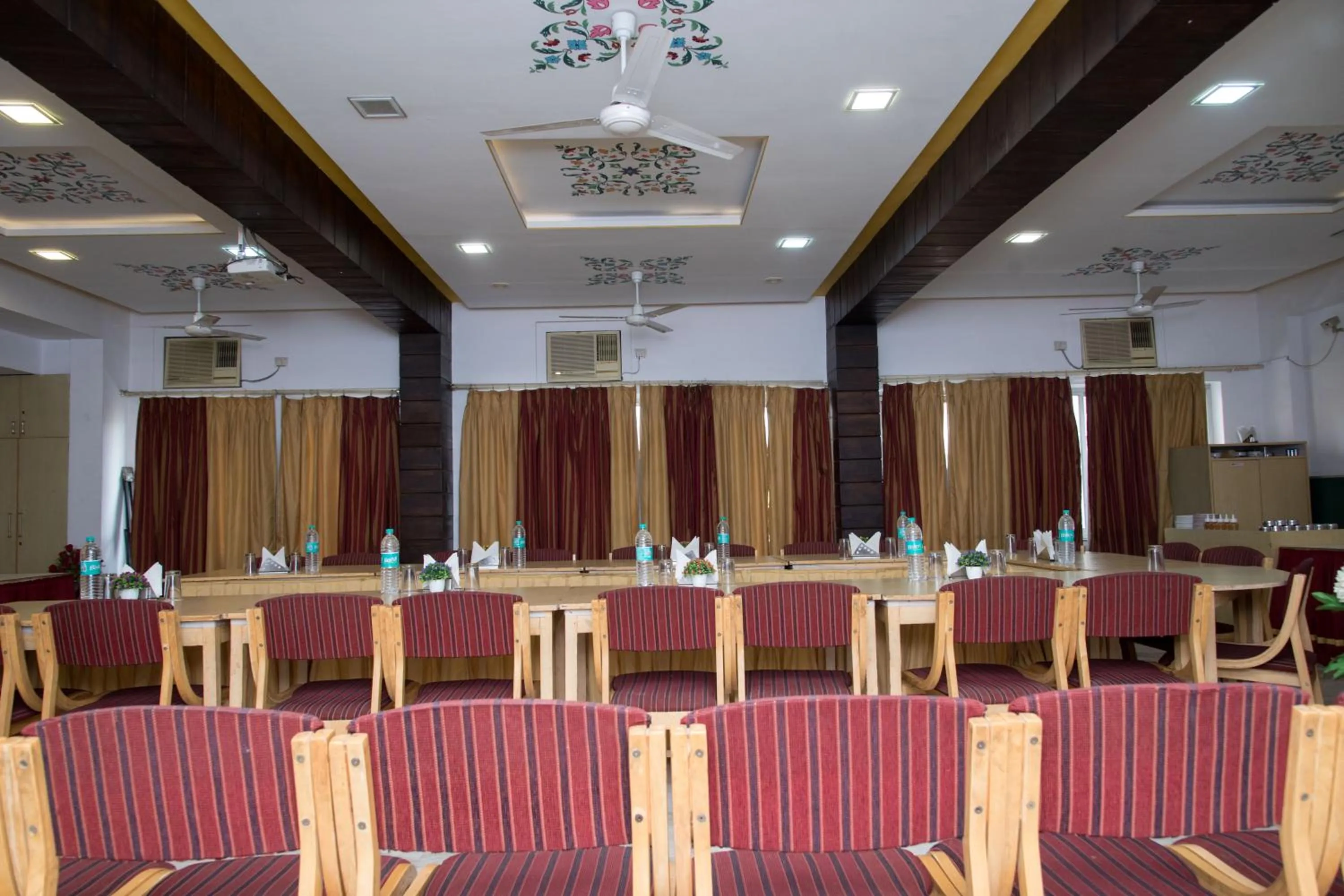 Meeting/conference room in Hotel Gorbandh