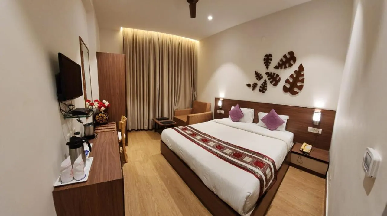 Bedroom, Bed in Hotel Gorbandh