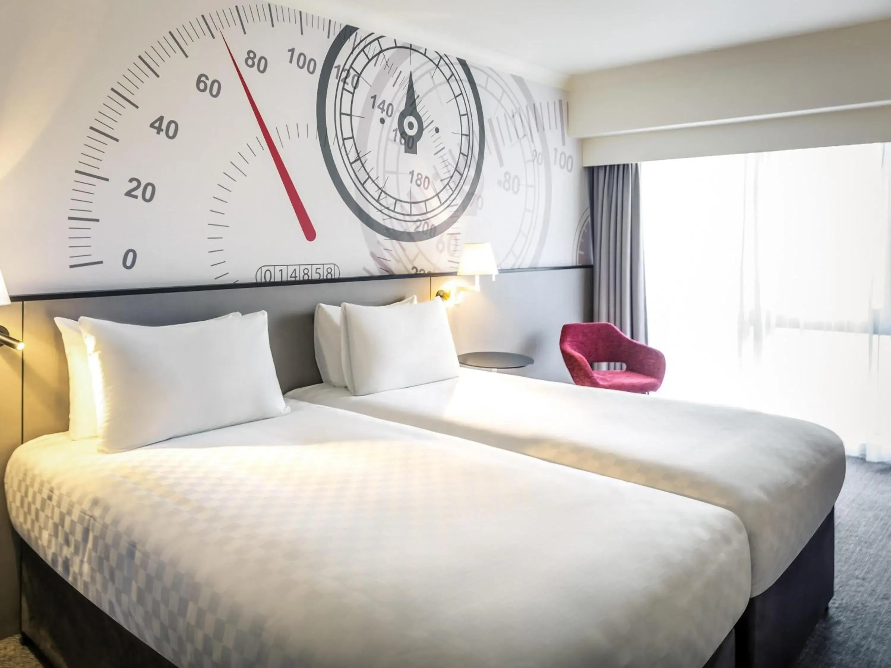 Classic Twin Room in Mercure Dartford Brands Hatch Hotel & Spa Classic Twin Room in Mercure Dartford Brands Hatch Hotel & Spa