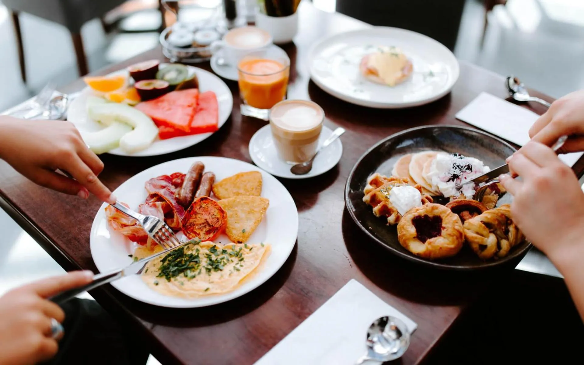 Breakfast in Mercure Dartford Brands Hatch Hotel & Spa