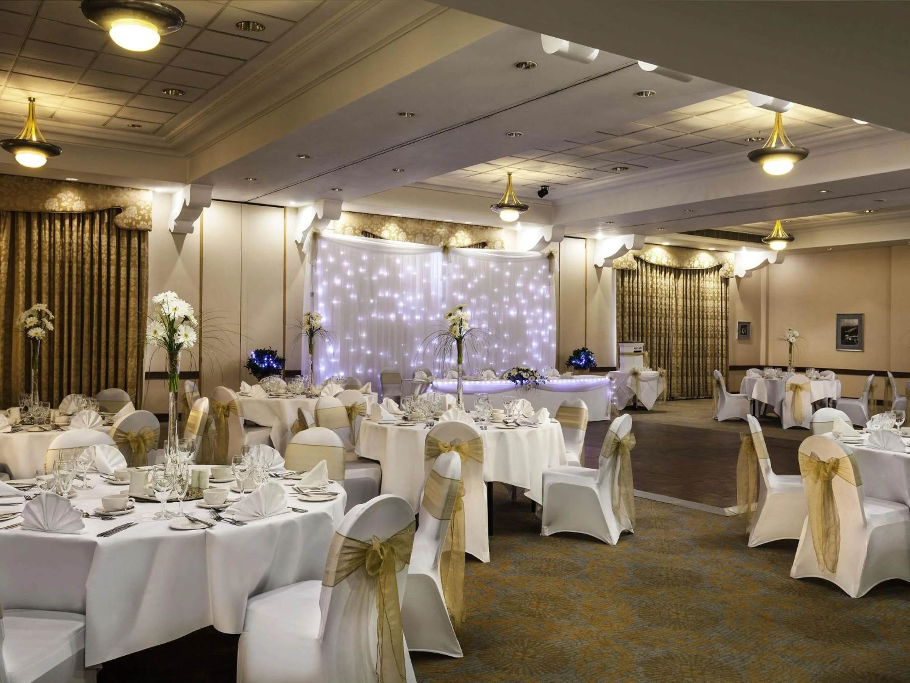 wedding in Mercure Dartford Brands Hatch Hotel & Spa
