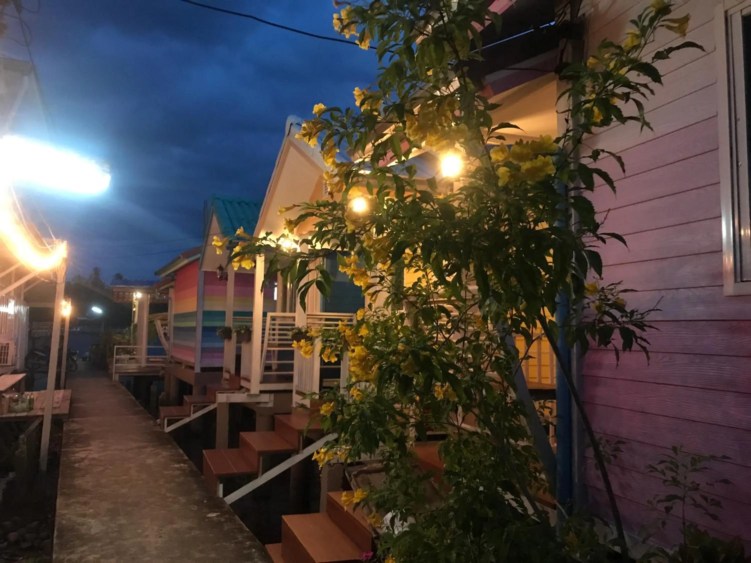 Property building in Se'sun Amphawa