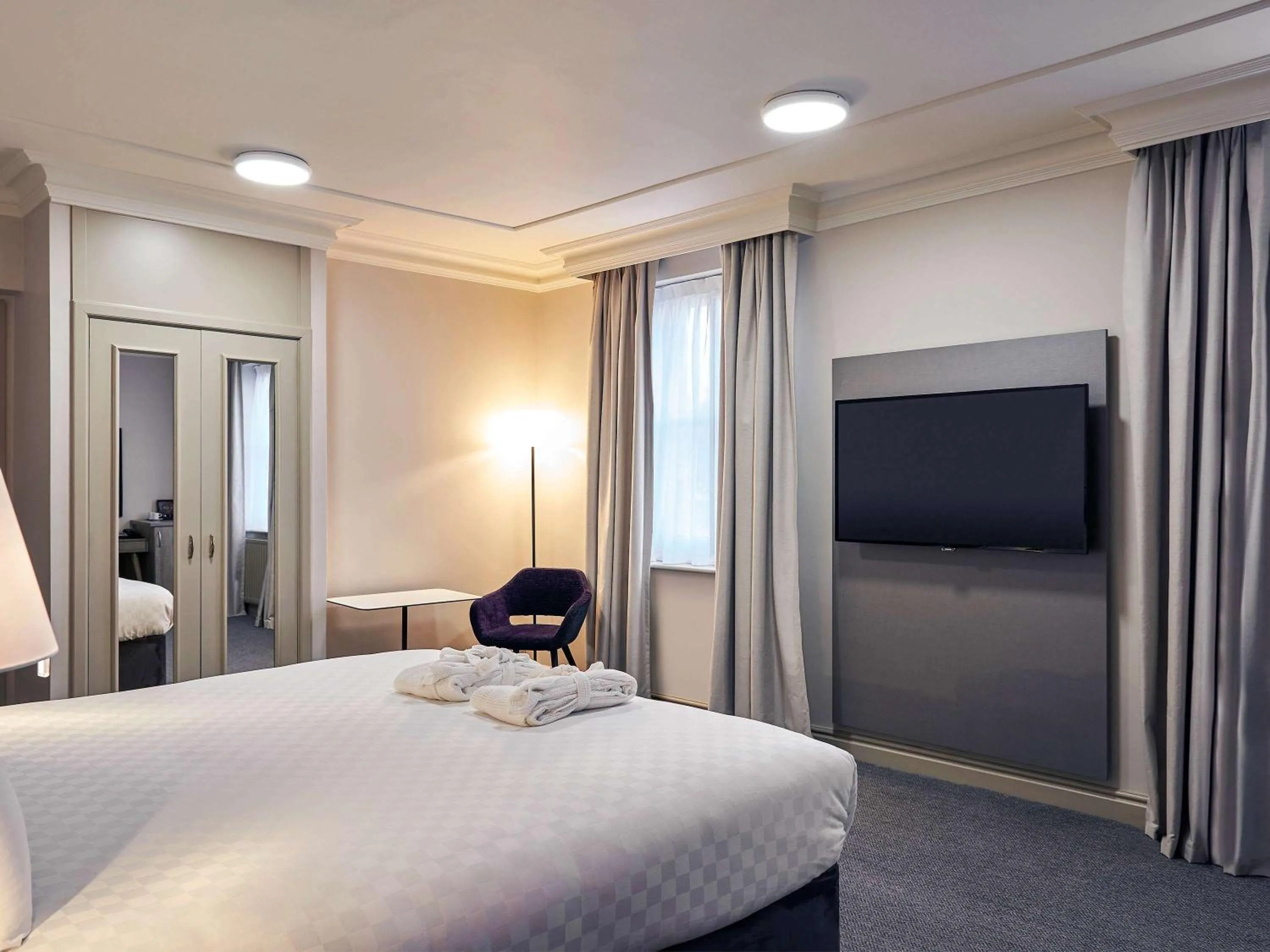 Bed in Exeter Rougemont Hotel by Sunday