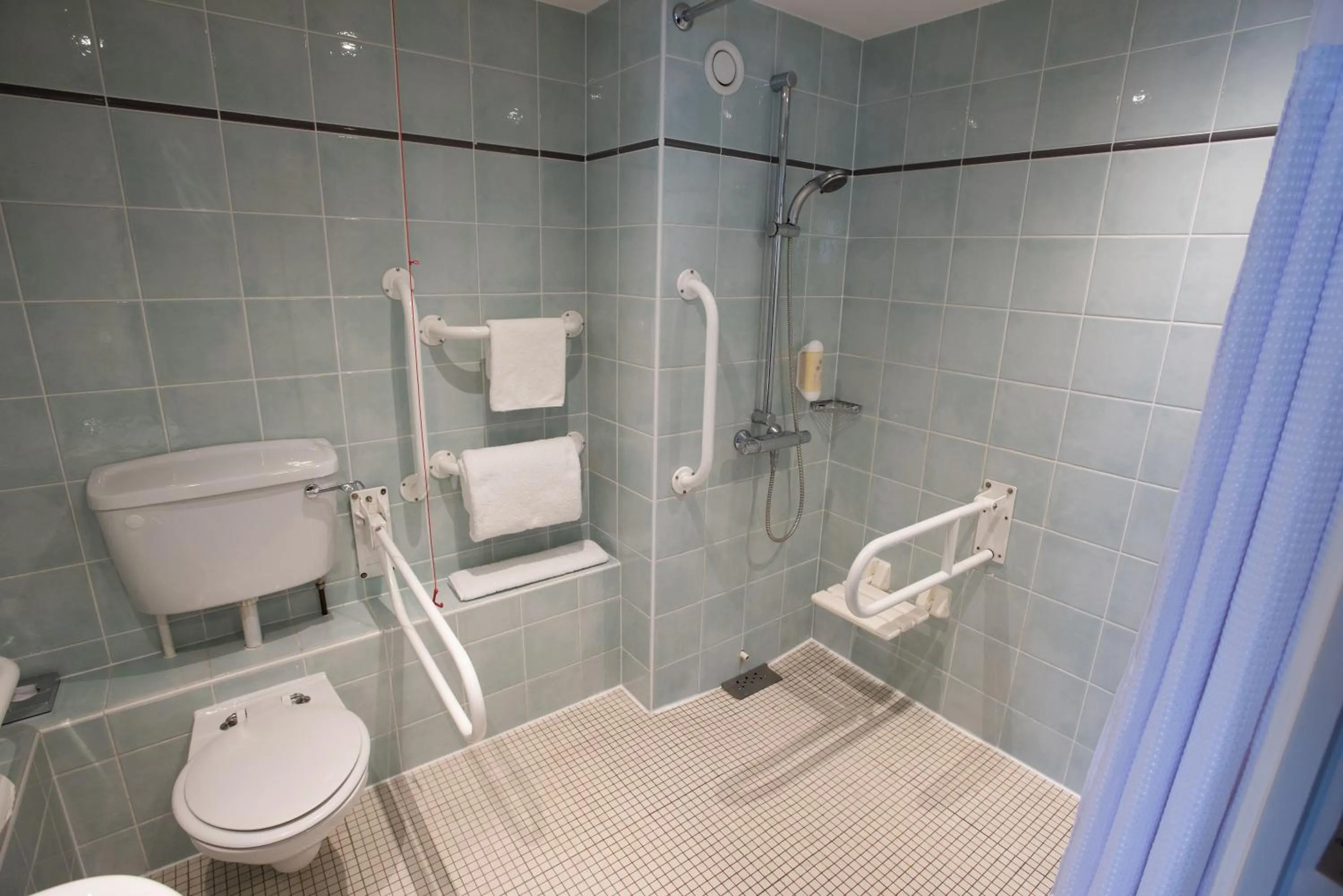 Knowsley Inn & Lounge