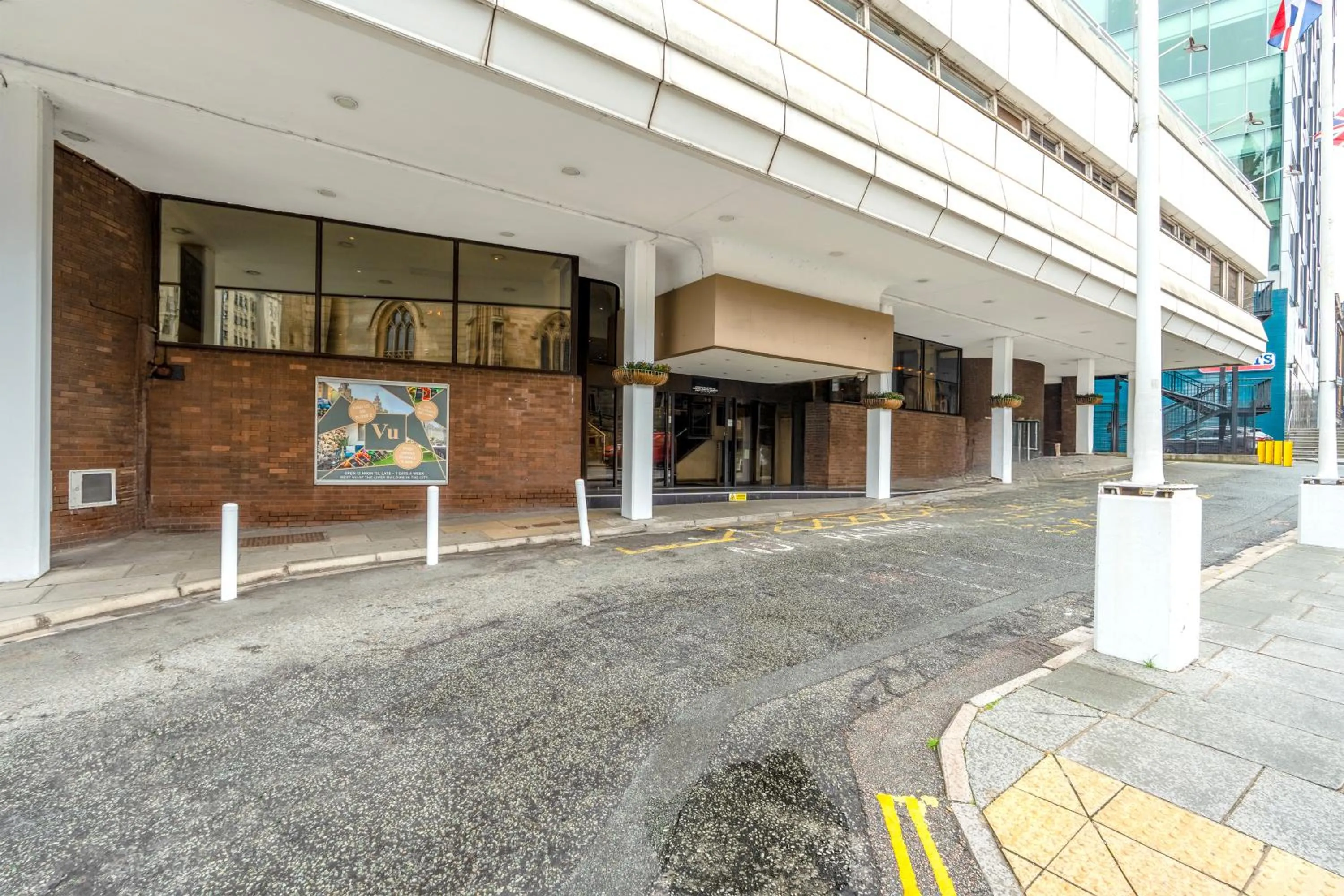 Property building in Atlantic Tower Hotel Liverpool By Sunday