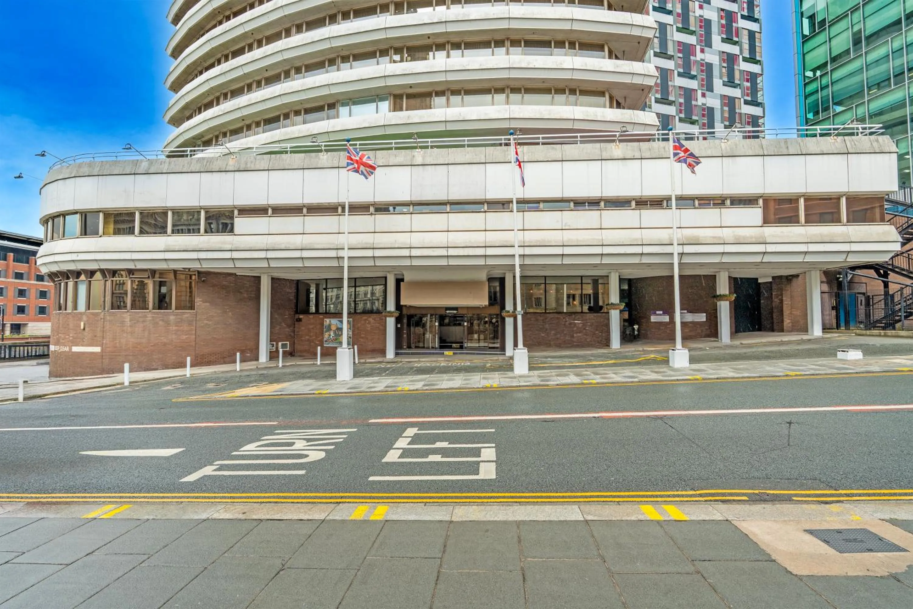 Property building in Atlantic Tower Hotel Liverpool By Sunday
