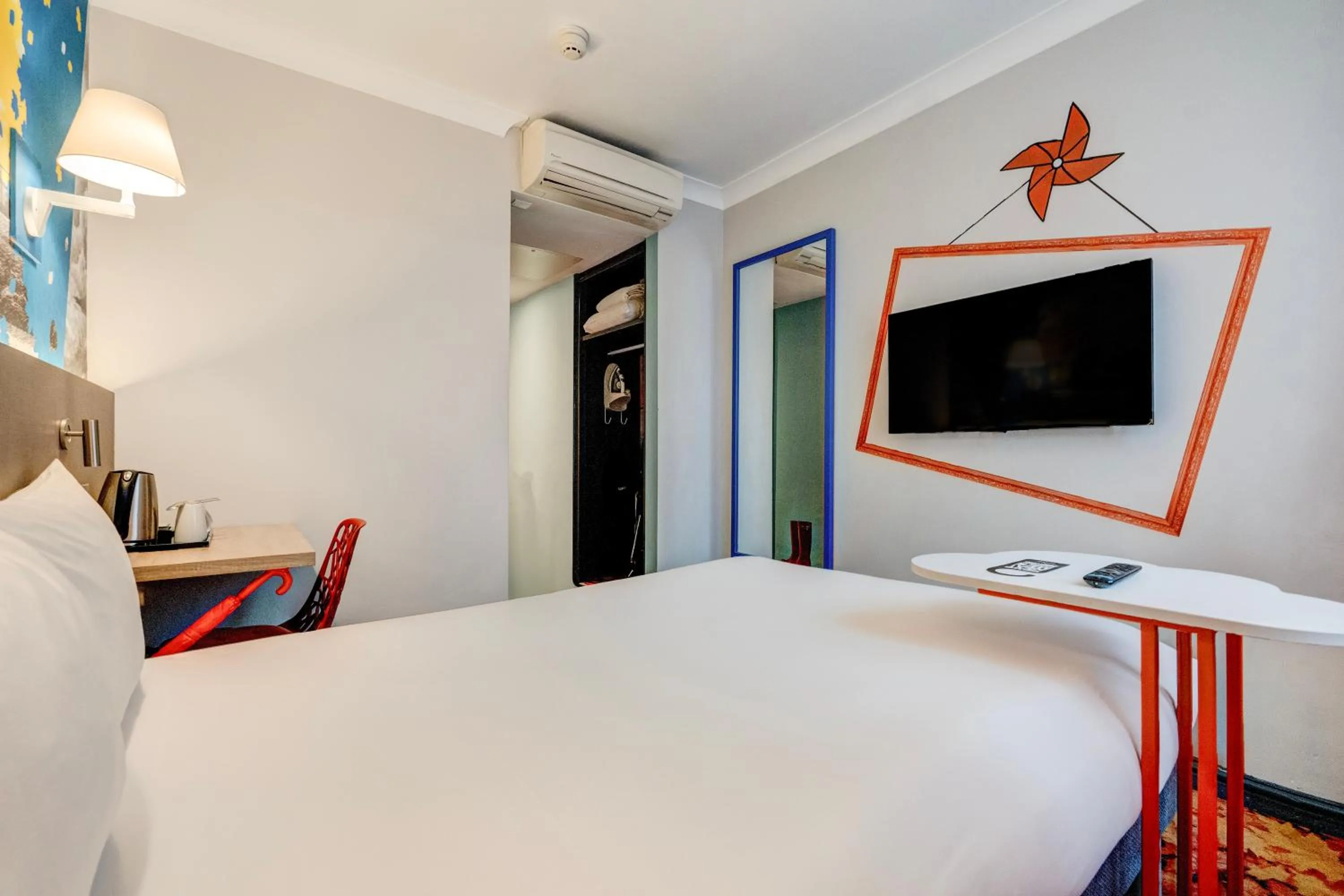 Bedroom, Bed in Manchester Portland By Sunday