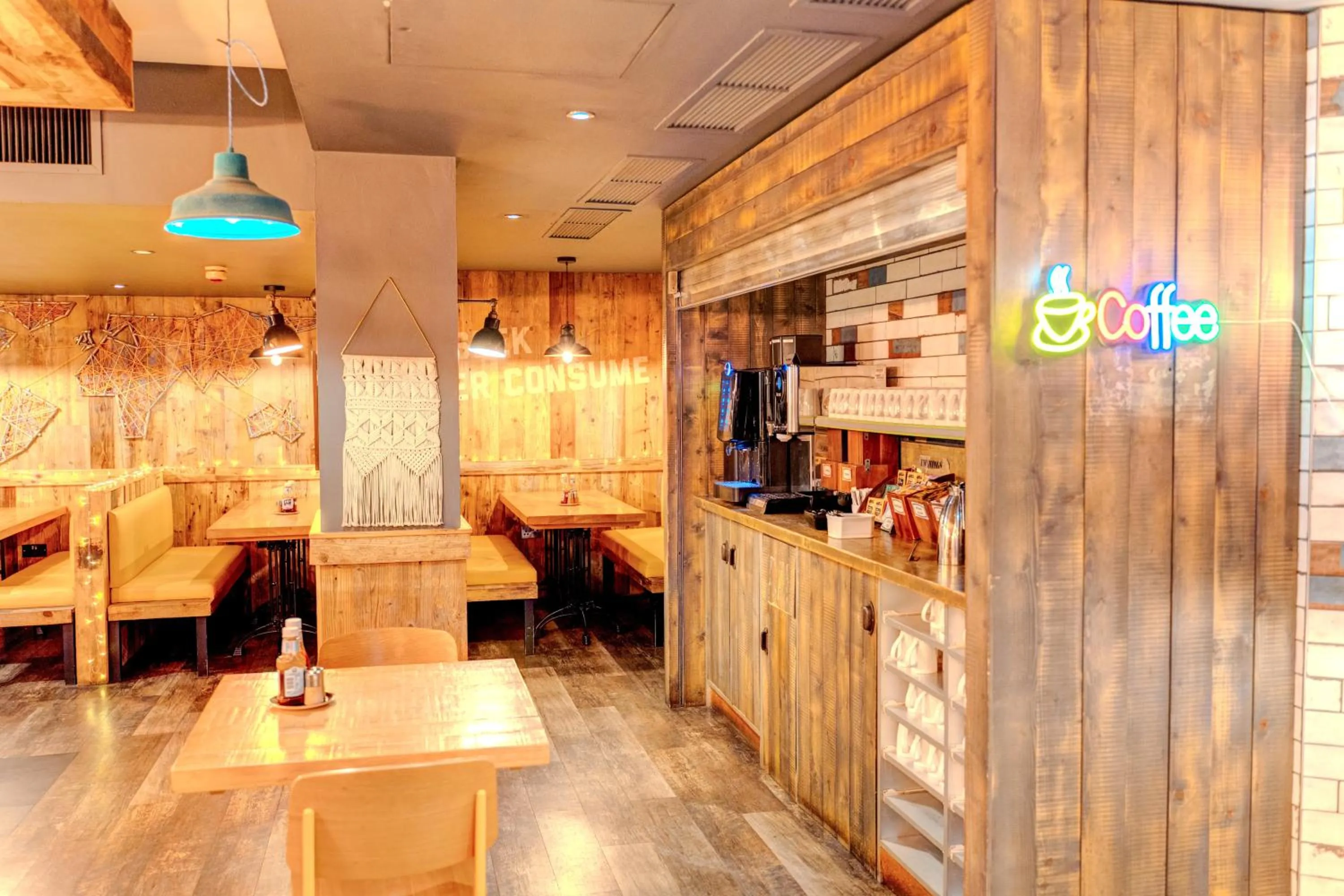 Lounge or bar in Manchester Portland By Sunday