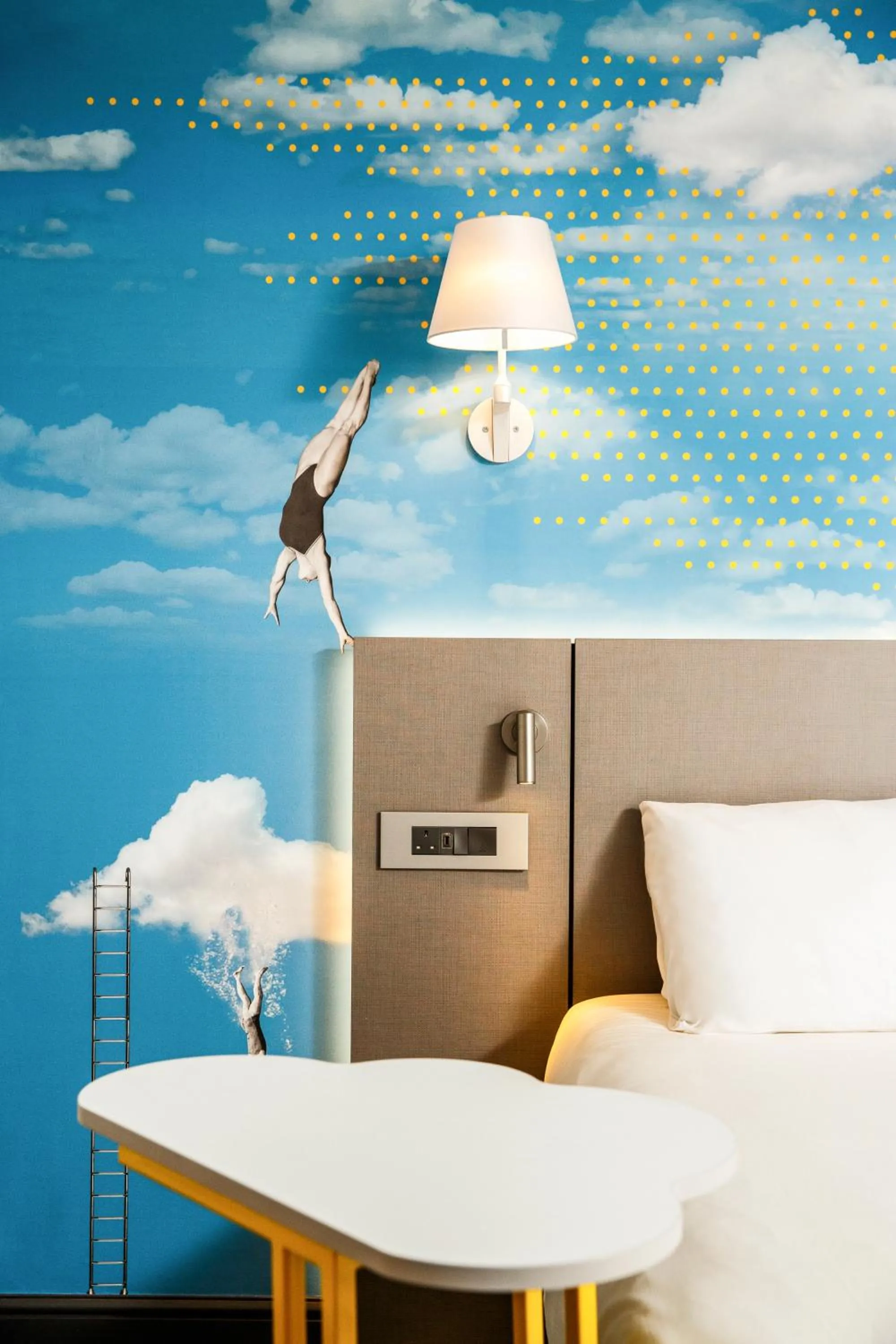 Bed in Manchester Portland By Sunday