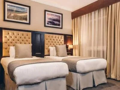 Bedroom, Bed in The County Hotel Newcastle