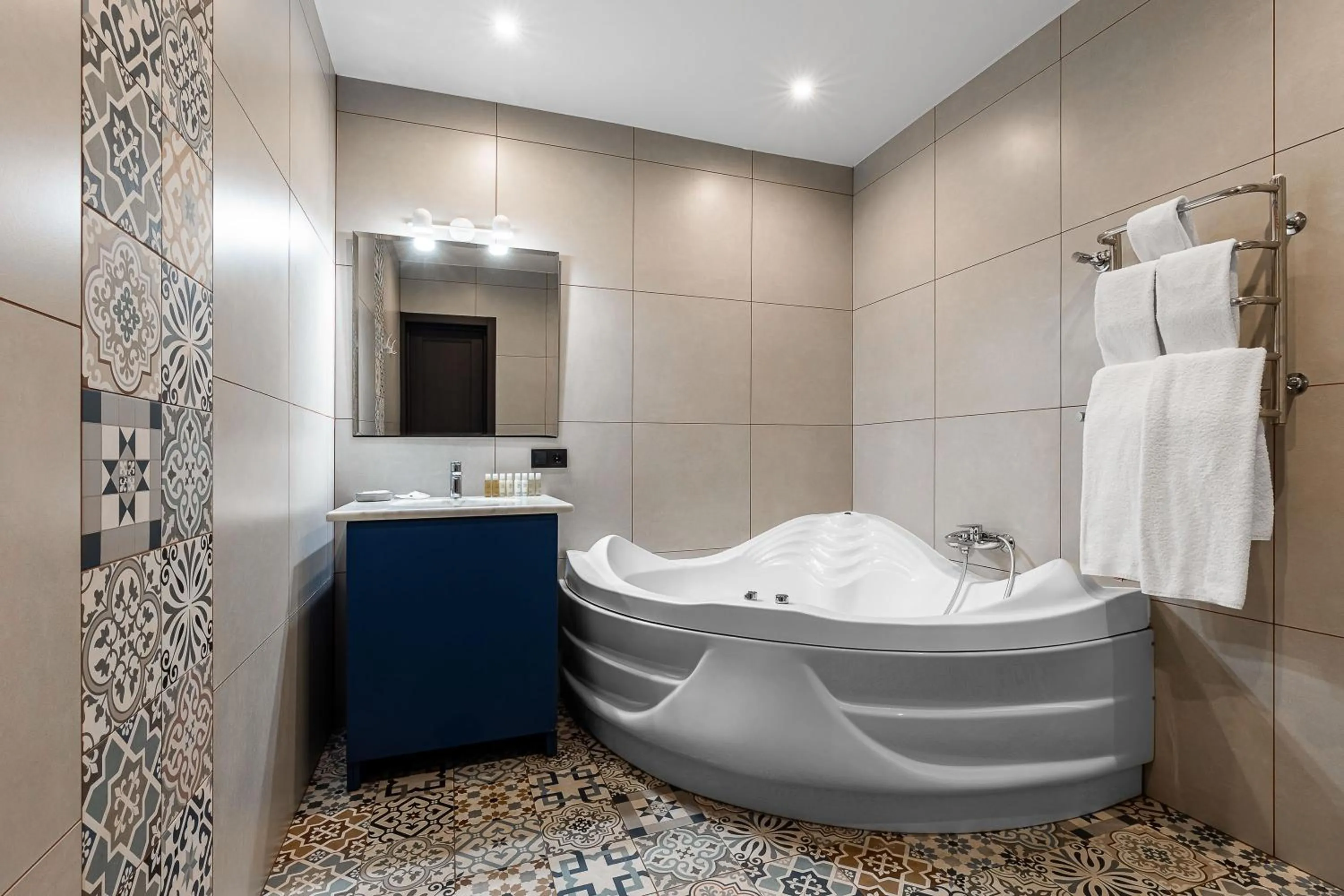 Hot Tub in SPA Hotel Galera