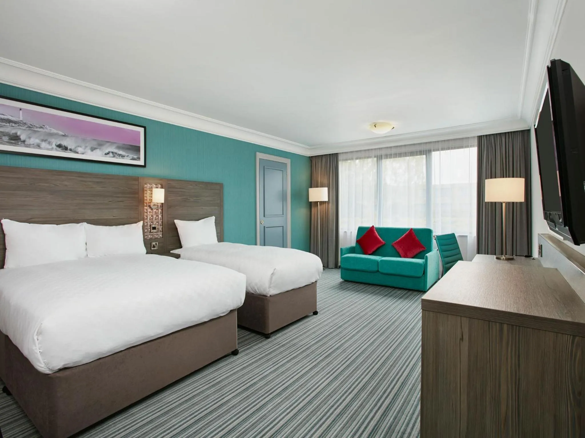Standard Twin Room in Leonardo Hotel - Formerly Jurys Inn and Conference Venue Aberdeen Airport