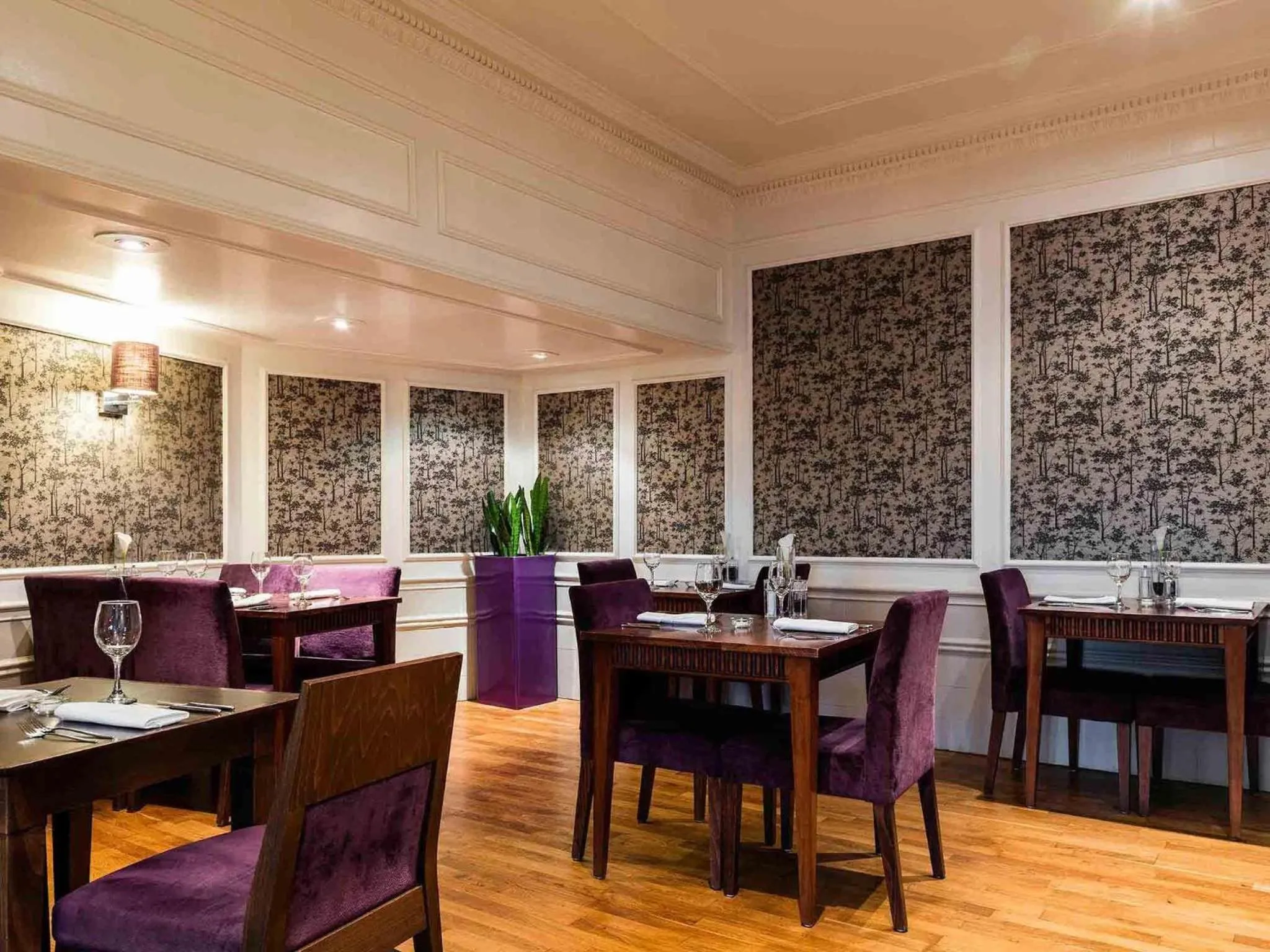 Restaurant/places to eat in Mercure Aberdeen Caledonian Hotel
