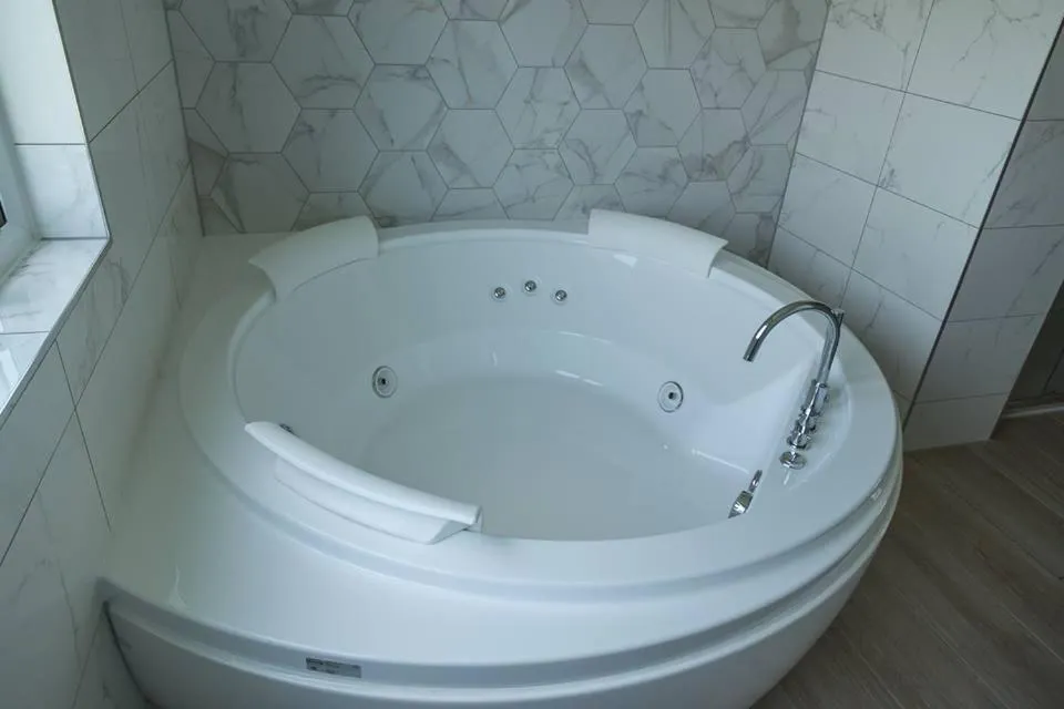 Riverside Lodge Hotel