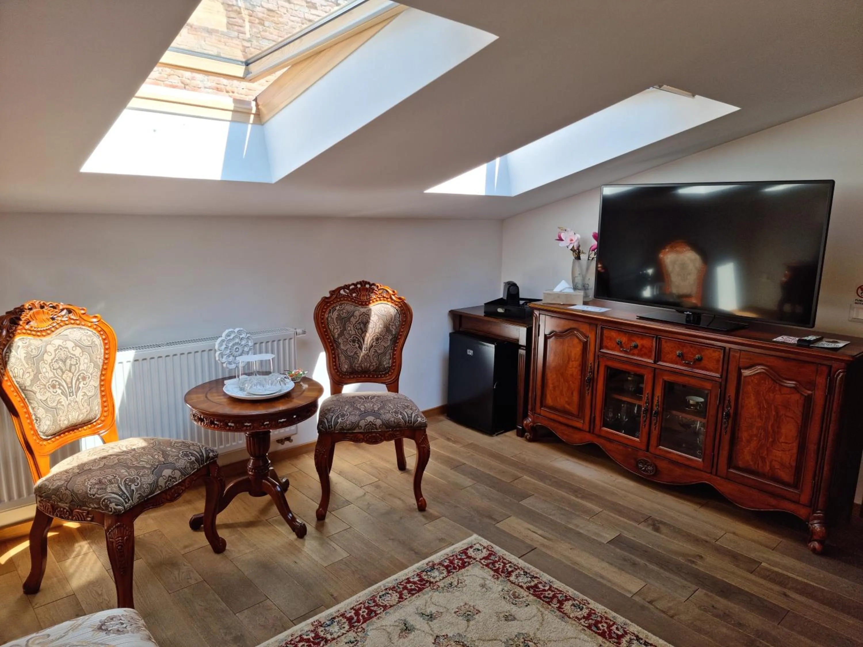 Photo of the whole room in Cetatea Medievala