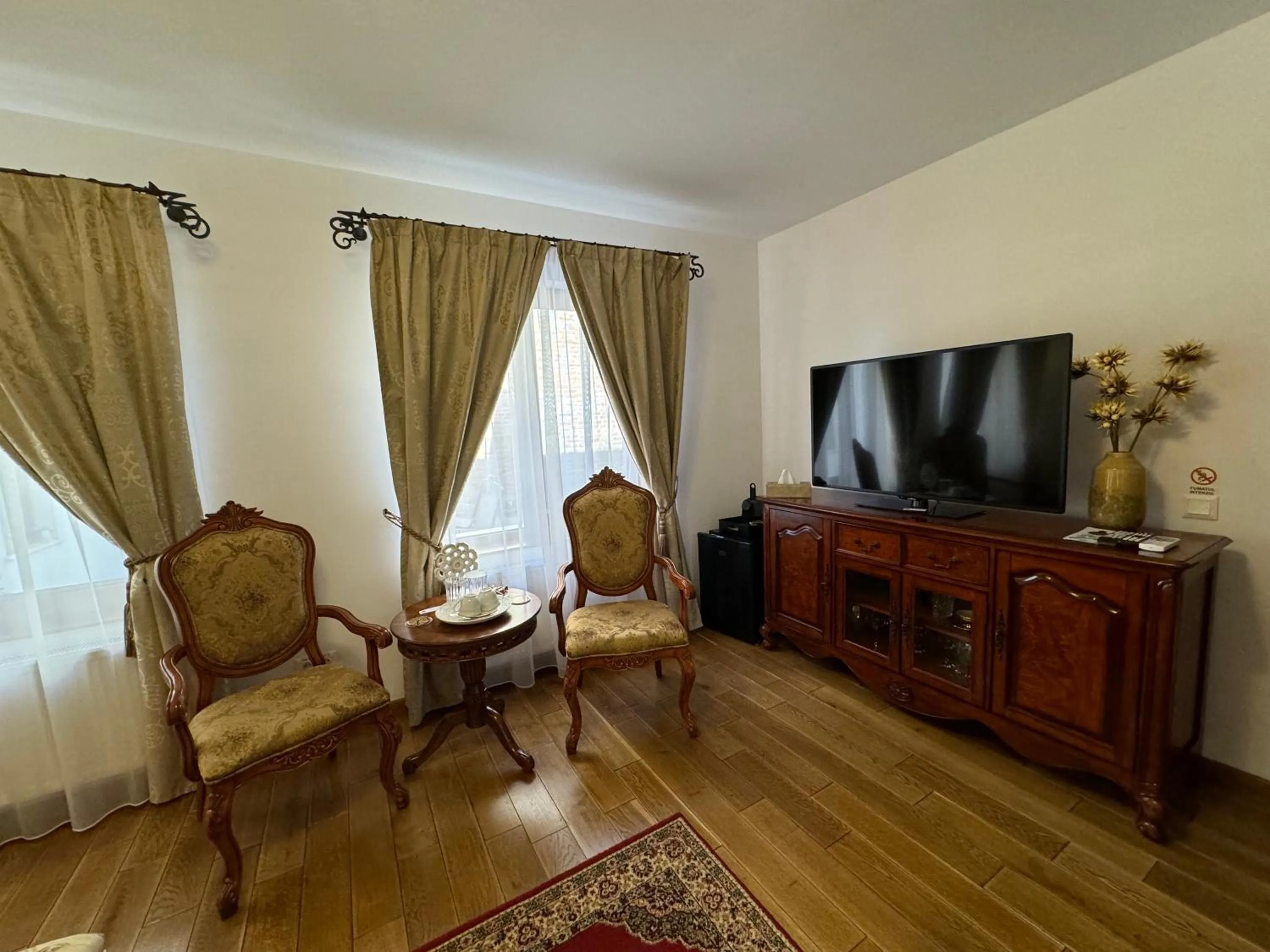 Photo of the whole room in Cetatea Medievala