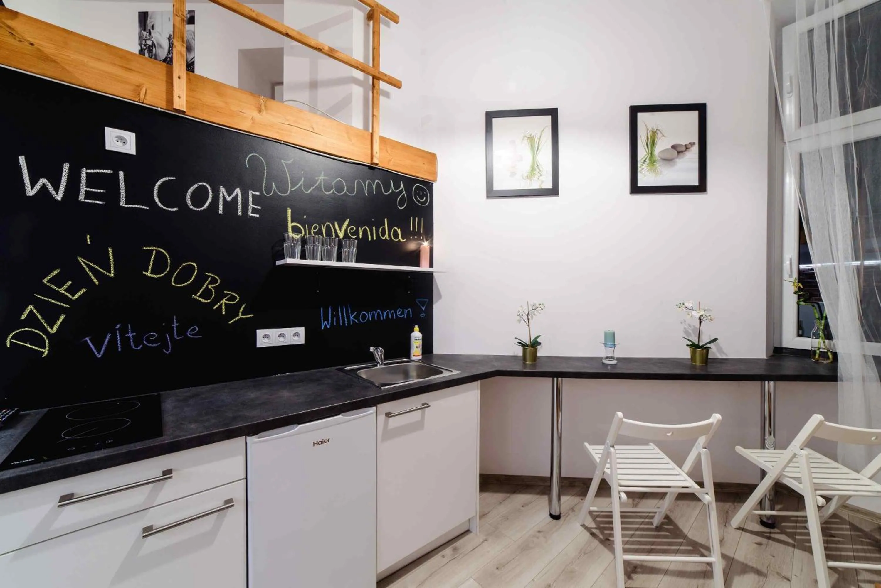 Photo of the whole room in 2 Nights Apartments - great location, right next to Main Rail and Bus Station, 10 min to Main Square by foot