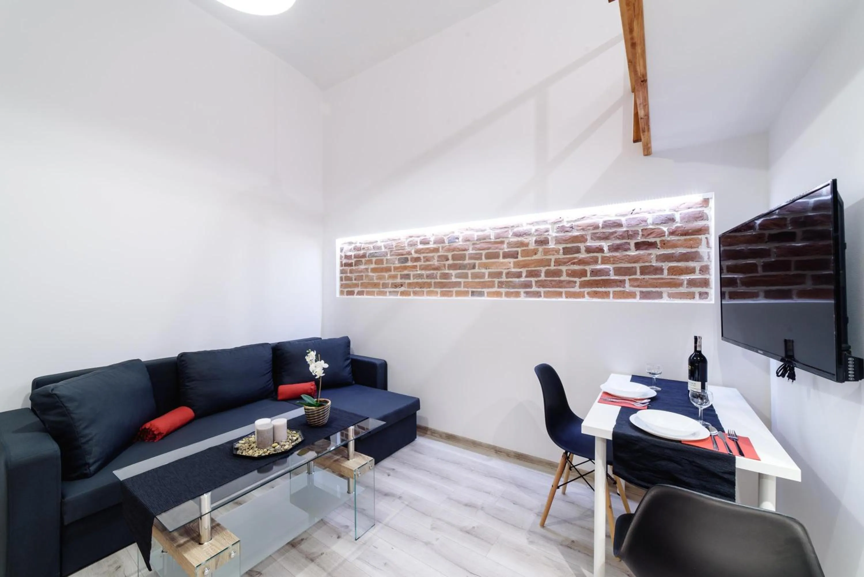 Photo of the whole room in 2 Nights Apartments - great location, right next to Main Rail and Bus Station, 10 min to Main Square by foot