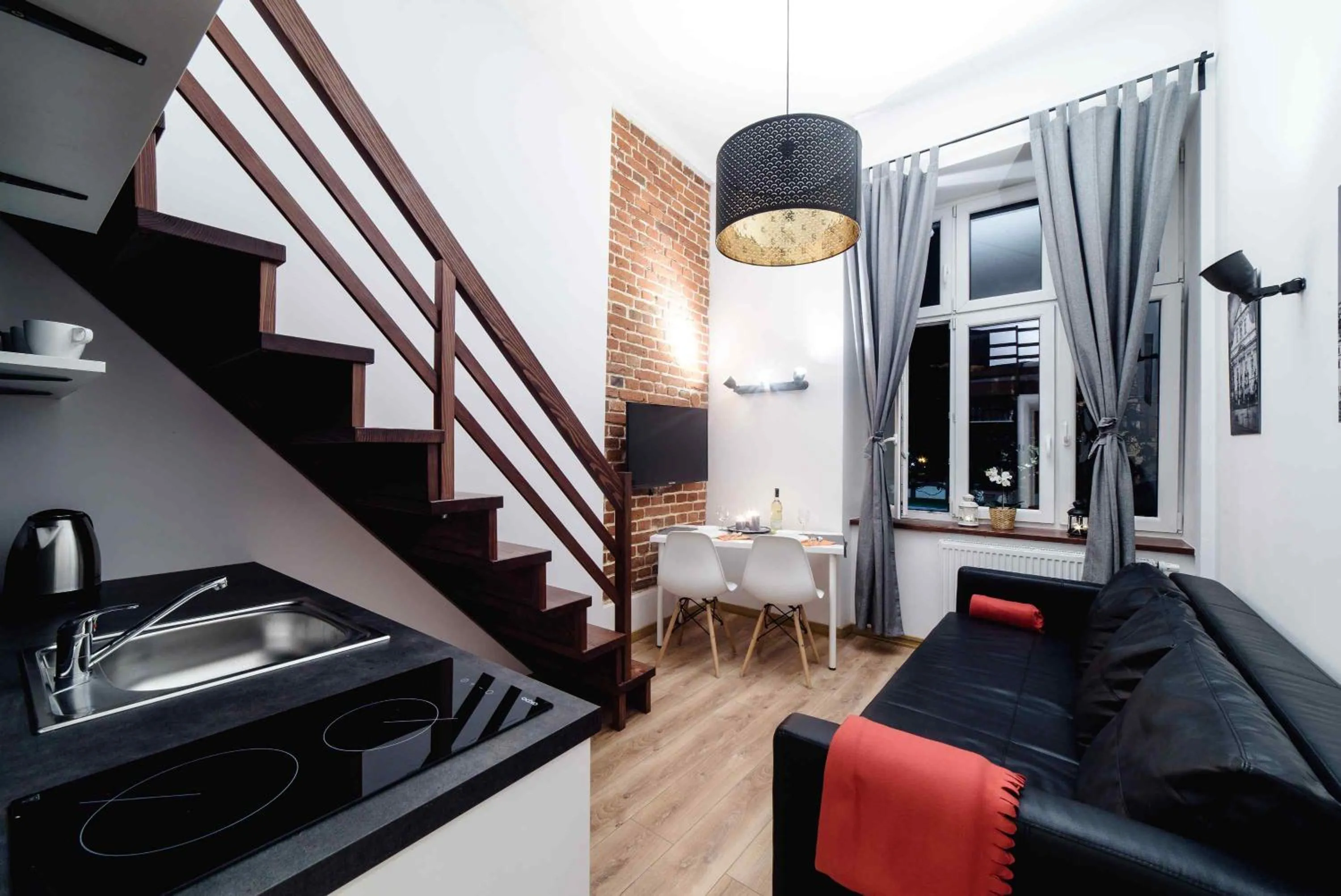 Photo of the whole room in 2 Nights Apartments - great location, right next to Main Rail and Bus Station, 10 min to Main Square by foot