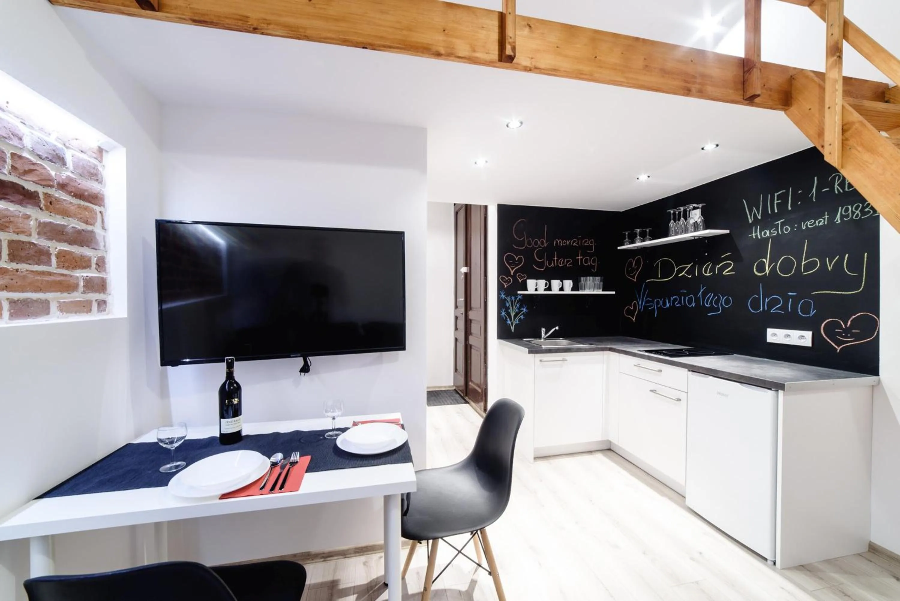 Photo of the whole room in 2 Nights Apartments - great location, right next to Main Rail and Bus Station, 10 min to Main Square by foot