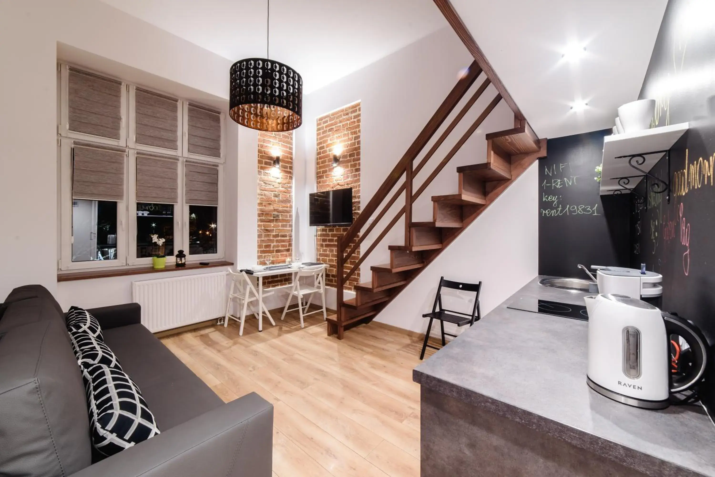 Apartment - Split Level in 2 Nights Apartments - great location, right next to Main Rail and Bus Station, 10 min to Main Square by foot Apartment - Split Level in 2 Nights Apartments - great location, right next to Main Rail and Bus Station, 10 min to Main Square by foot