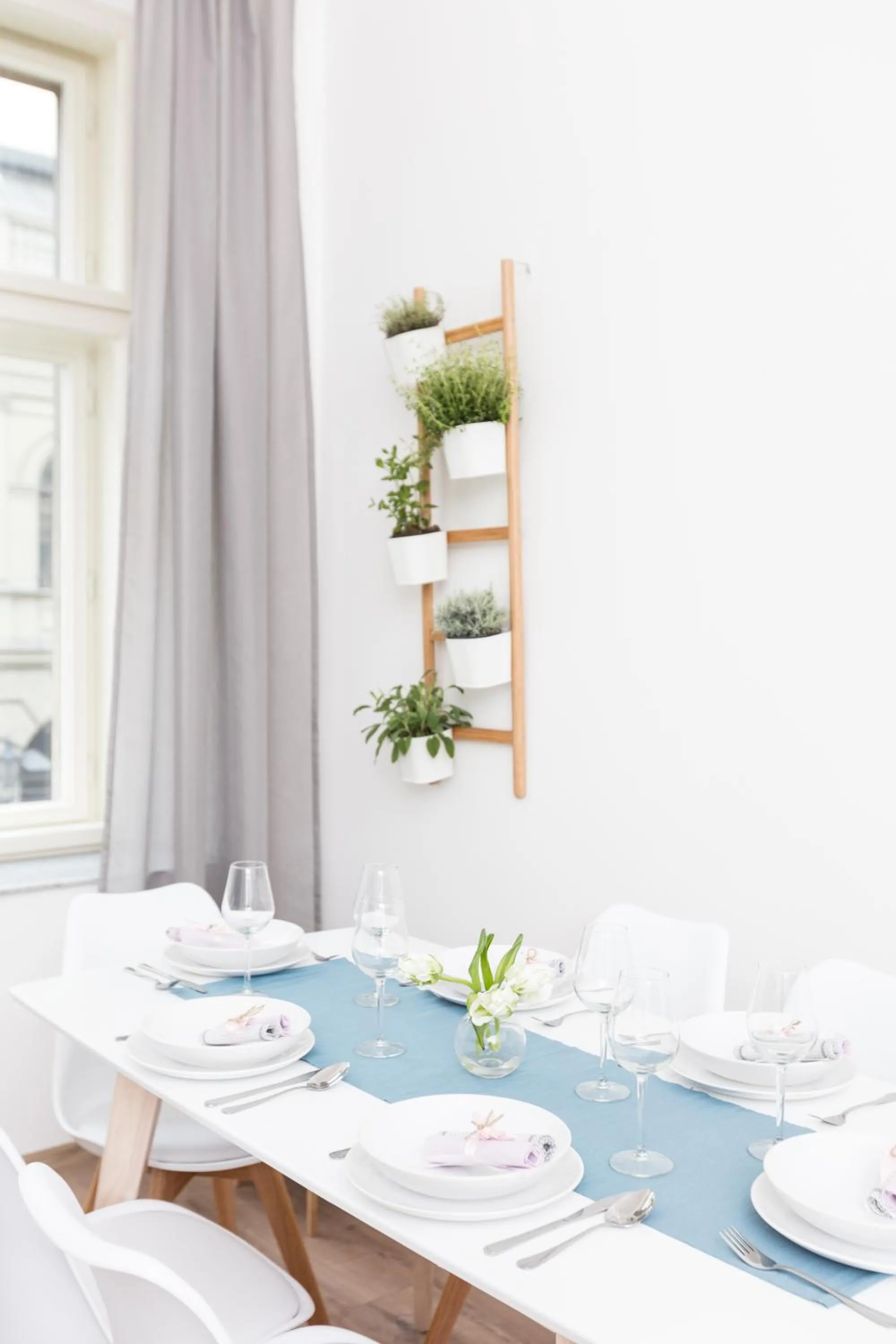 Dining area in Chill apartments