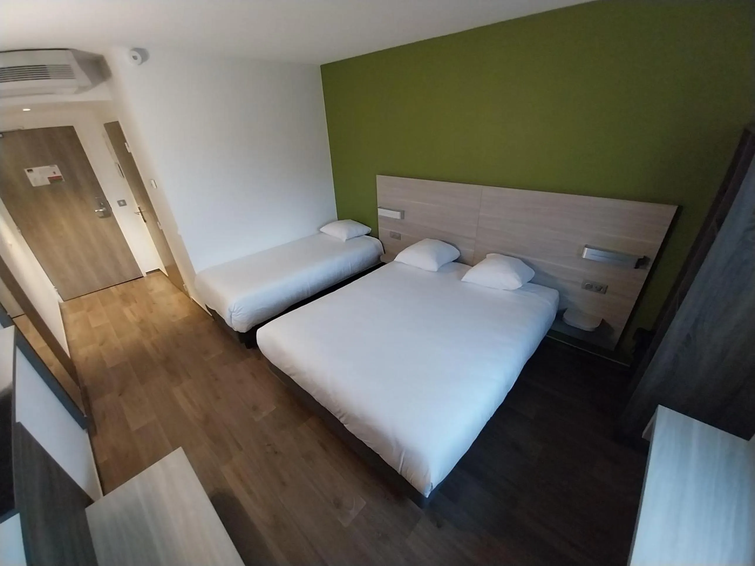 Bedroom, Bed in Hotel Arena Toulouse