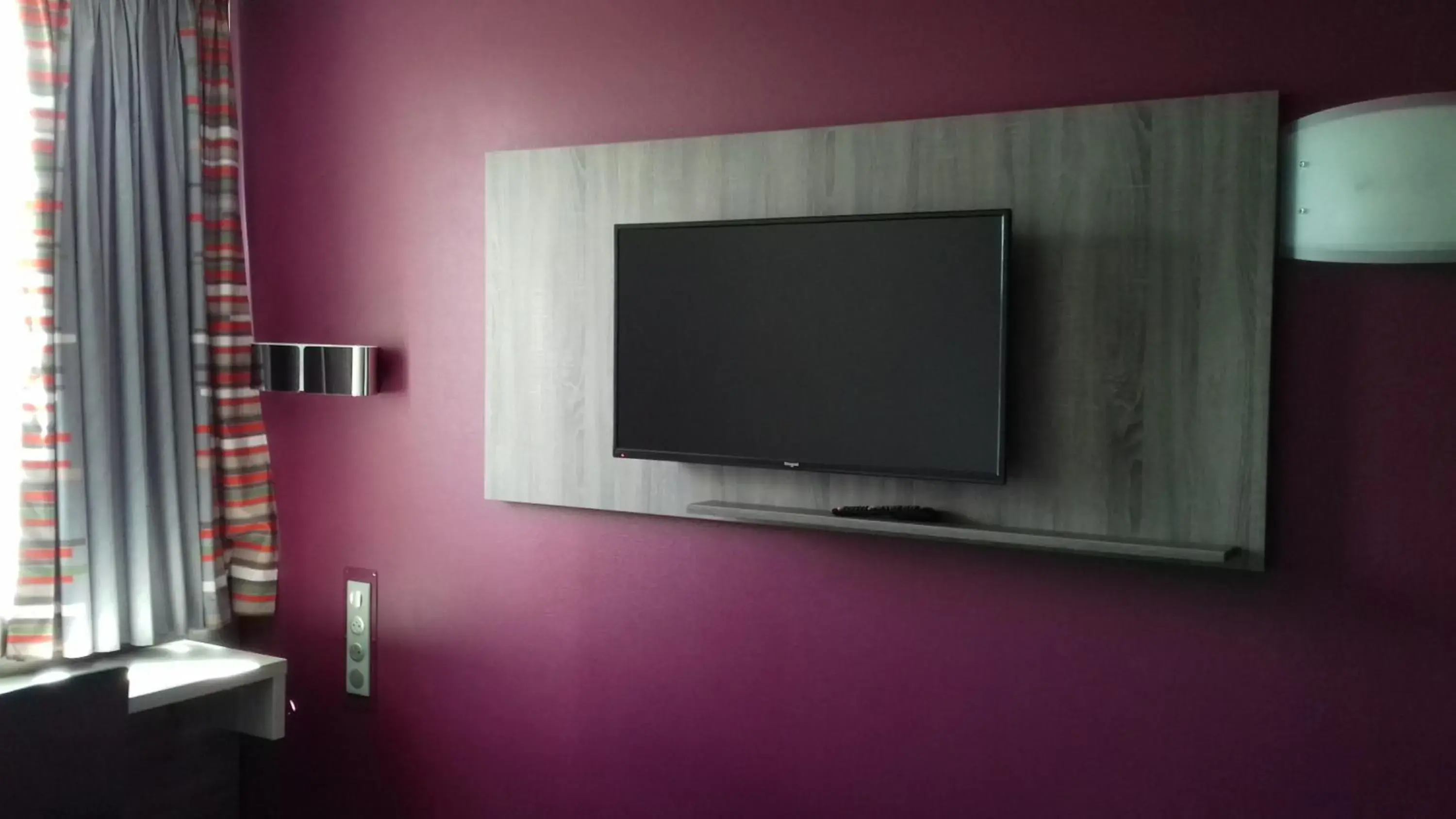 Triple Room in Hotel Arena Toulouse Triple Room in Hotel Arena Toulouse