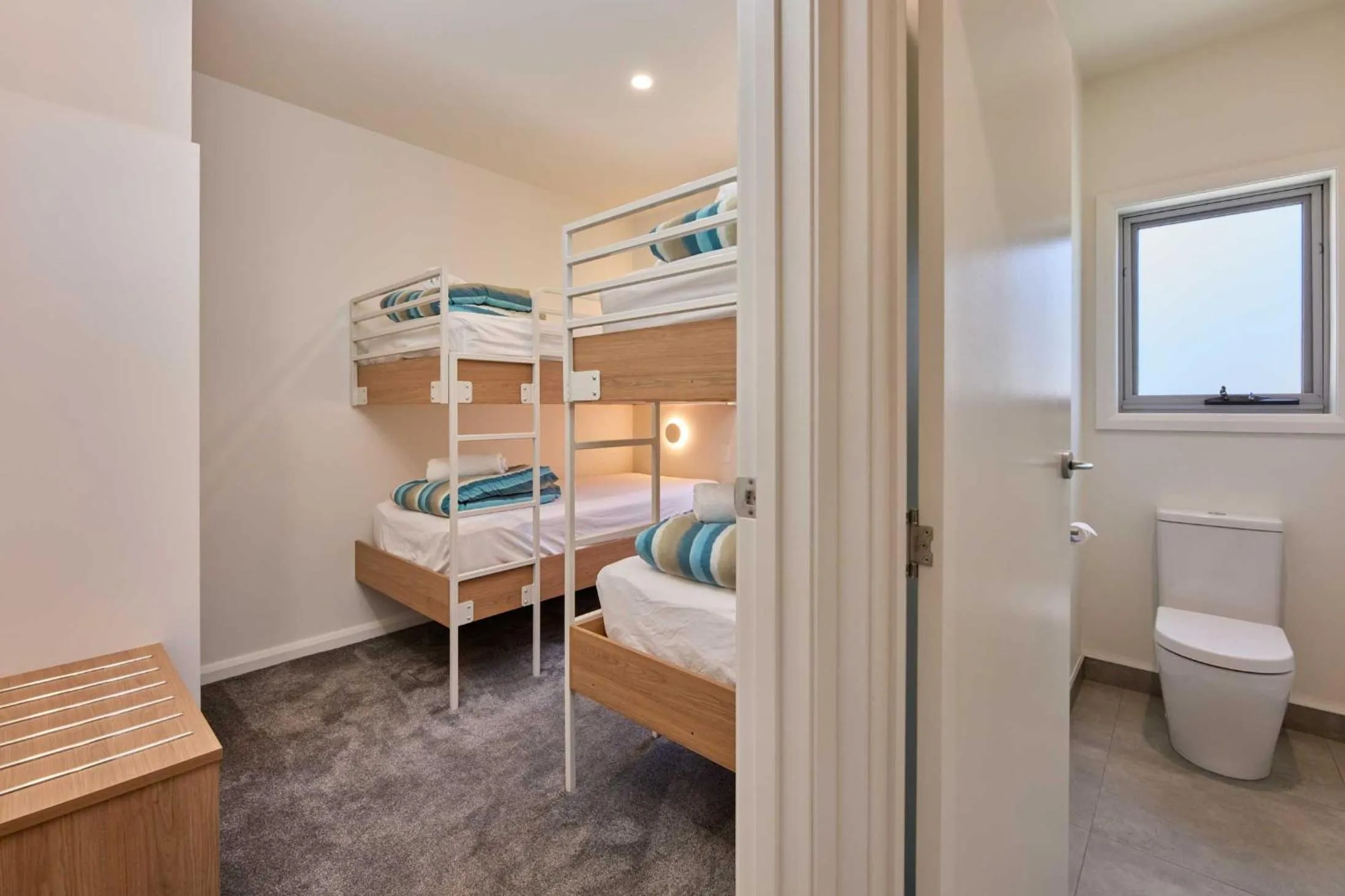 Toilet, Bed in BIG4 Launceston Holiday Park