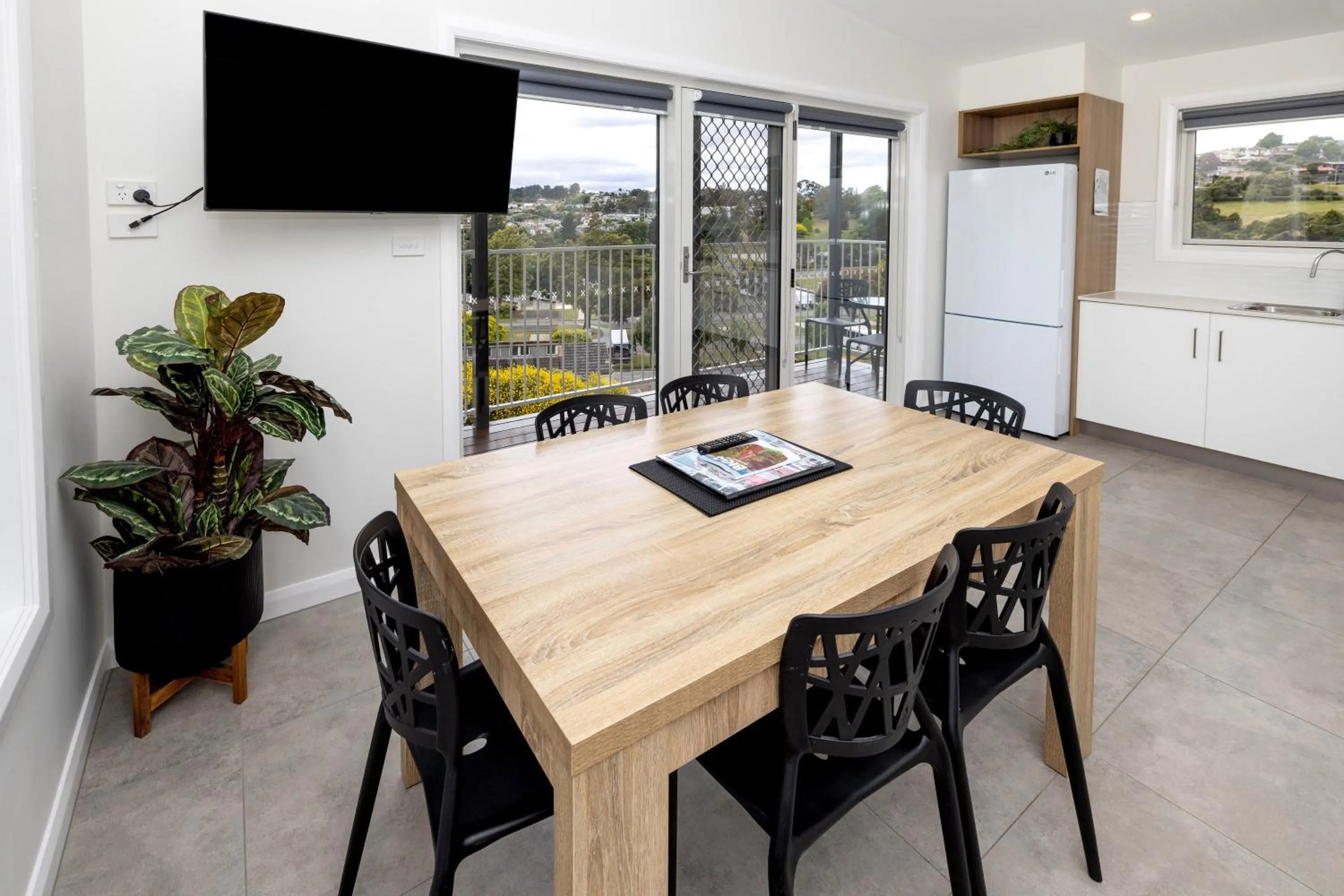 Kitchen or kitchenette in BIG4 Launceston Holiday Park