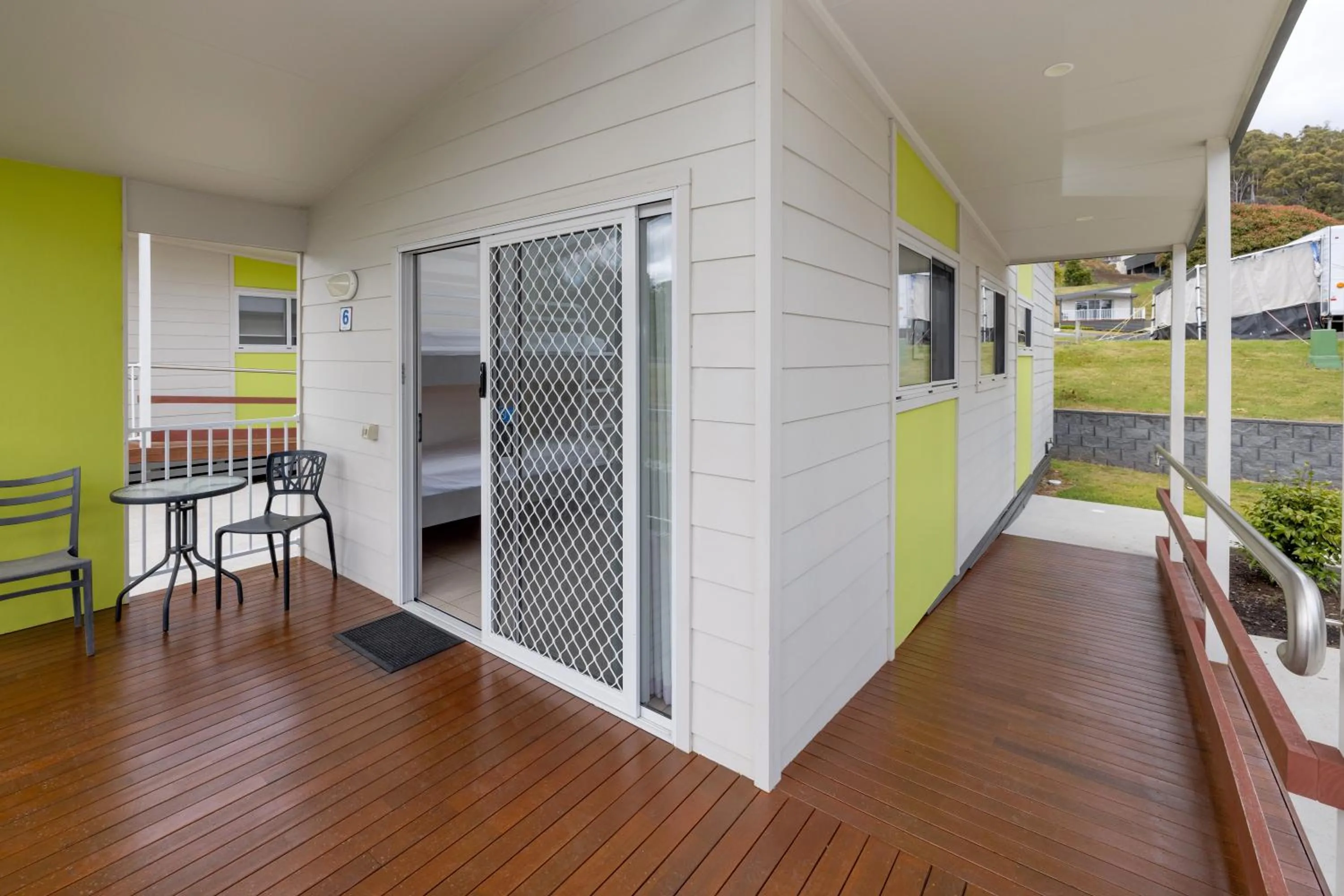 Balcony/Terrace in BIG4 Launceston Holiday Park