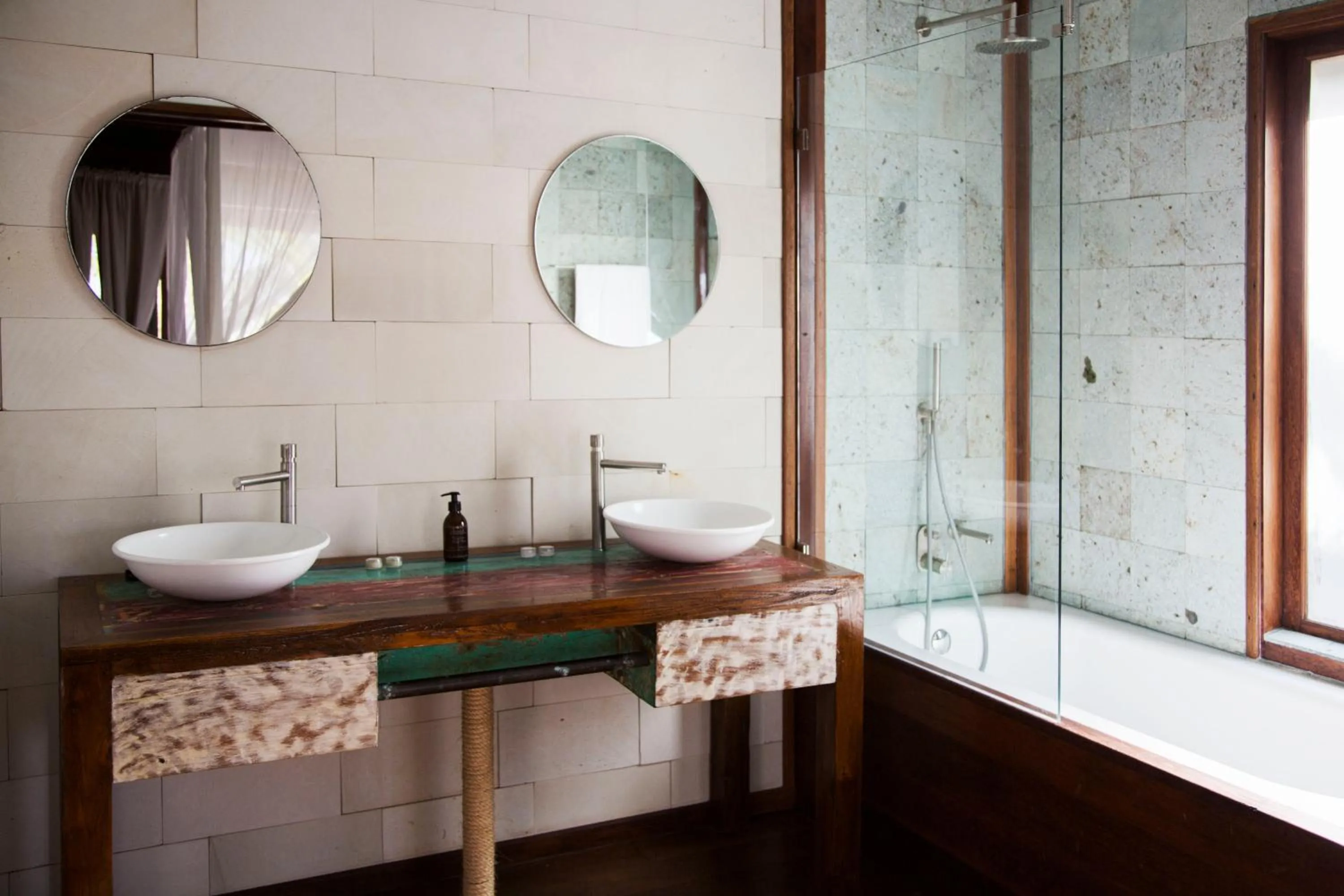 Shower in Sentidos Beach Retreat