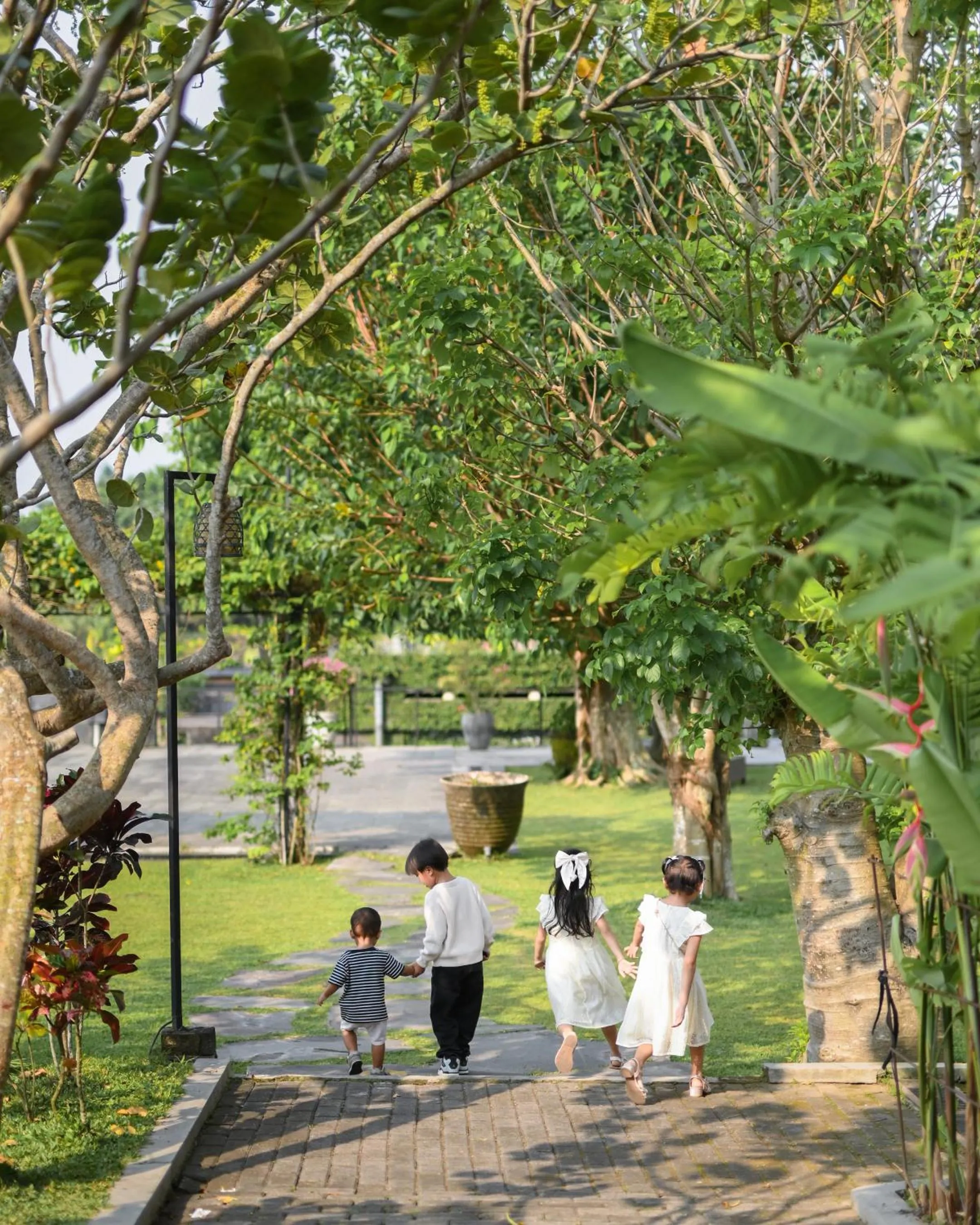 Family in Abhayagiri - Sumberwatu Heritage Resort