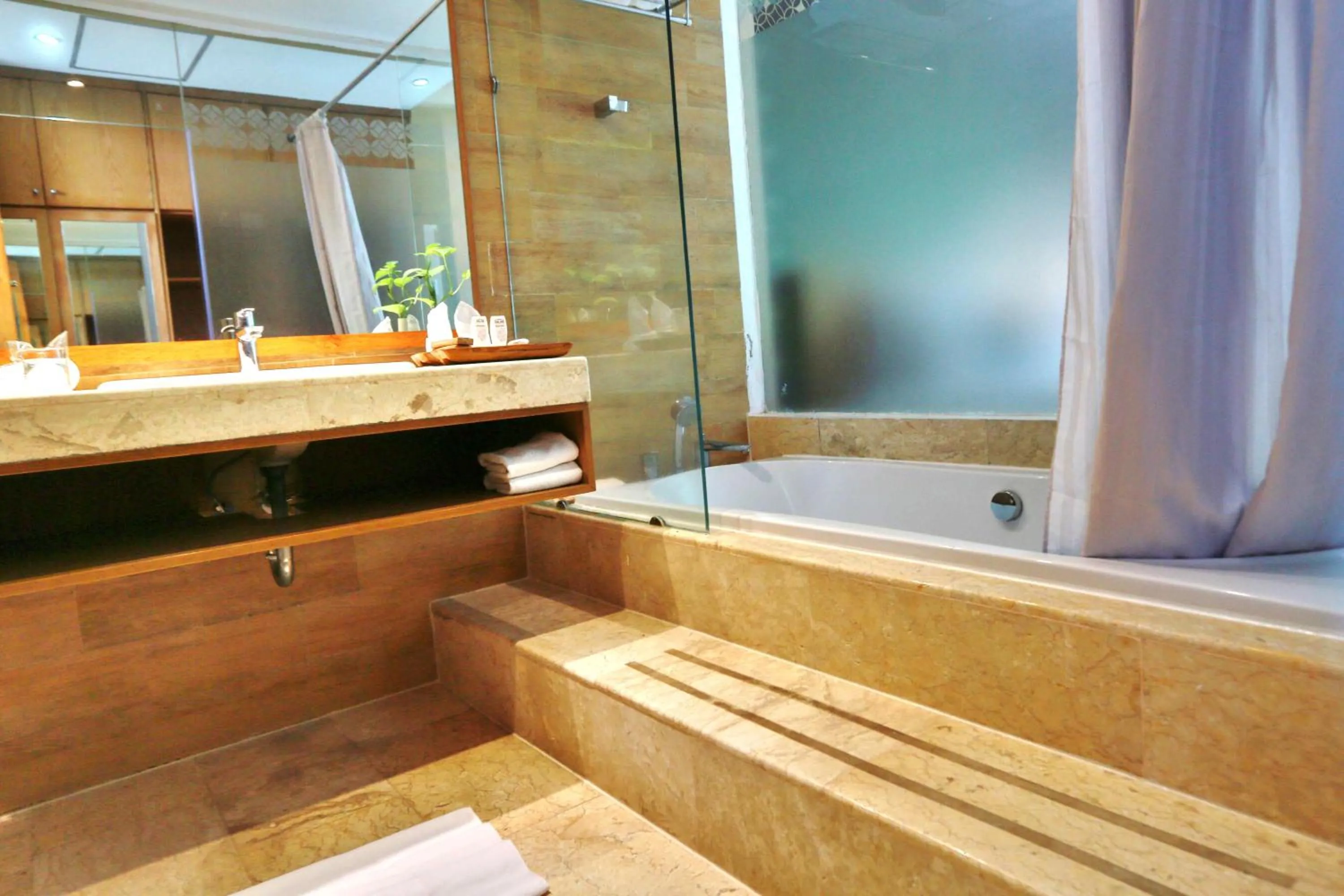 Bathroom in Abhayagiri - Sumberwatu Heritage Resort