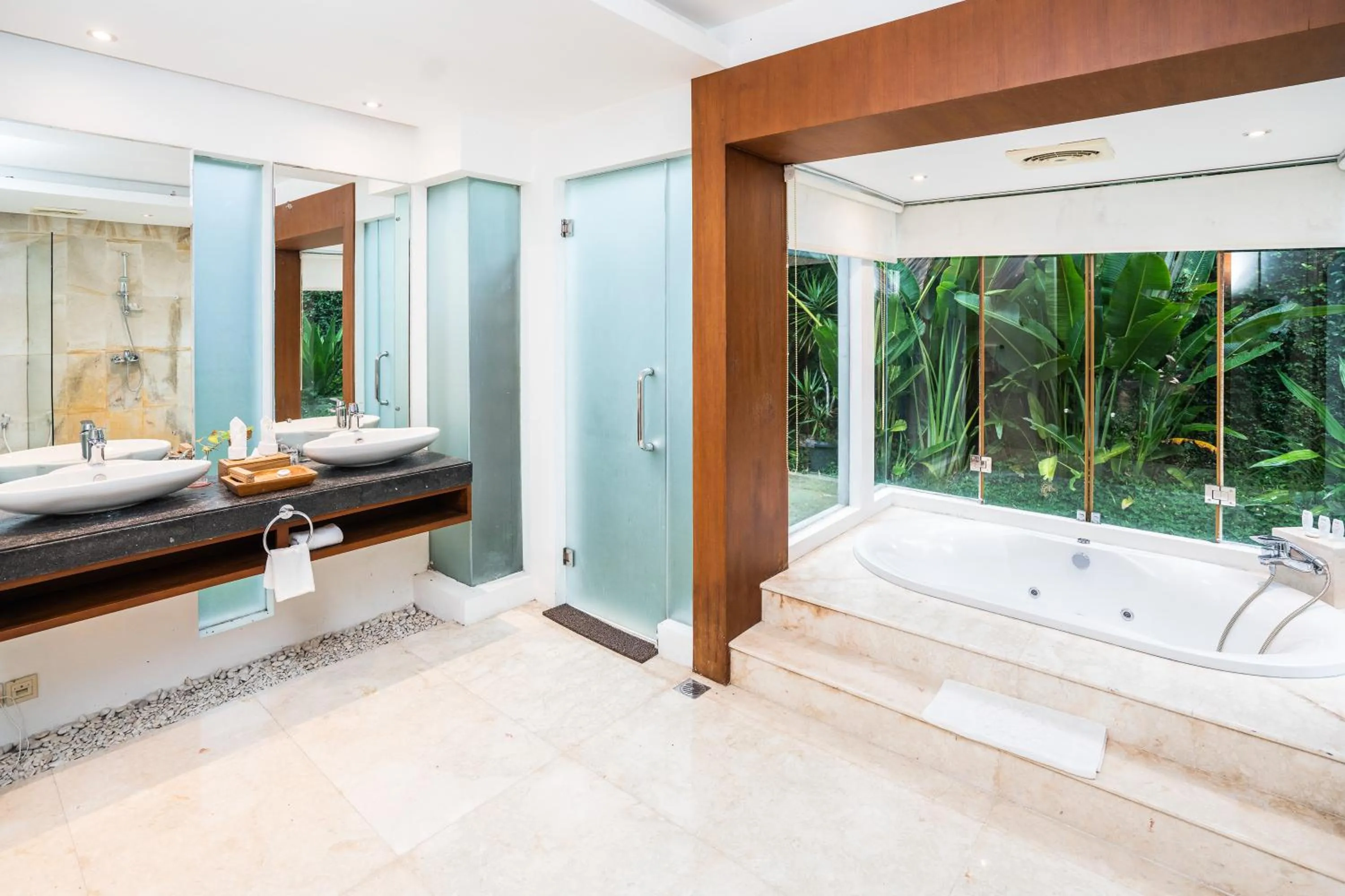 Hot Tub in Abhayagiri - Sumberwatu Heritage Resort