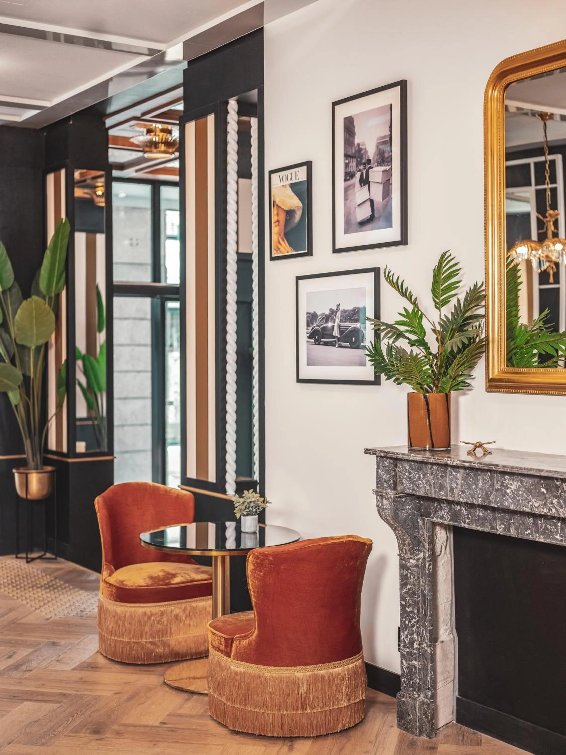 Seating area in Billie Hôtel