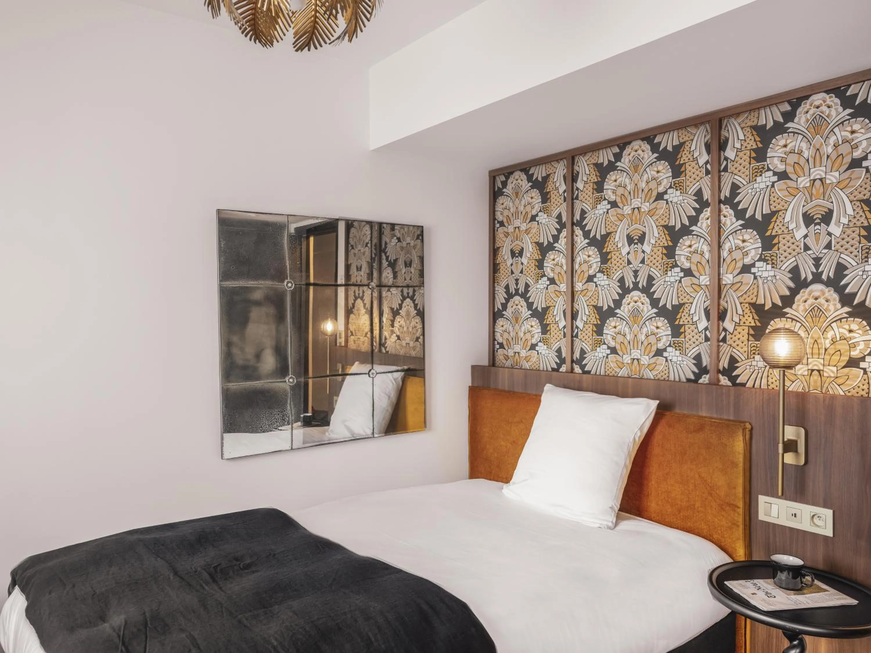 Bed in Billie Hôtel