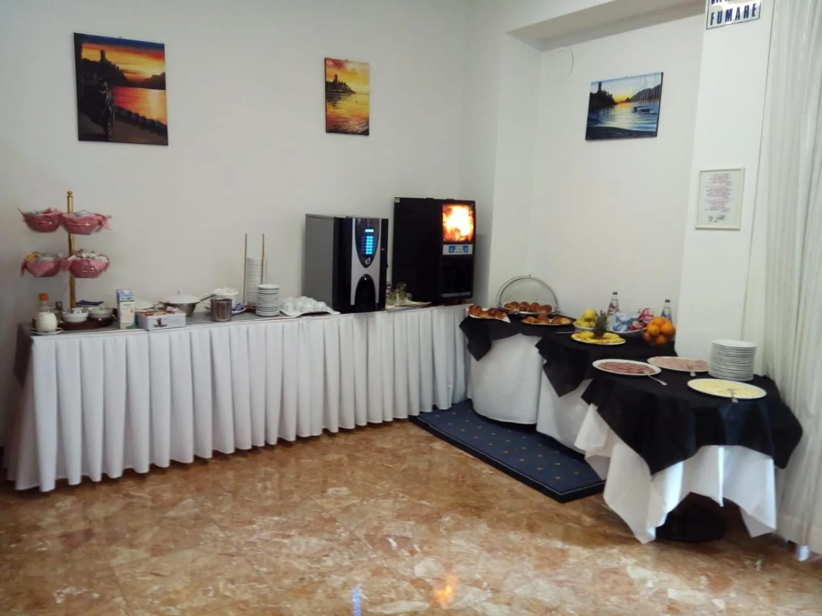 Breakfast in Hotel Firenze