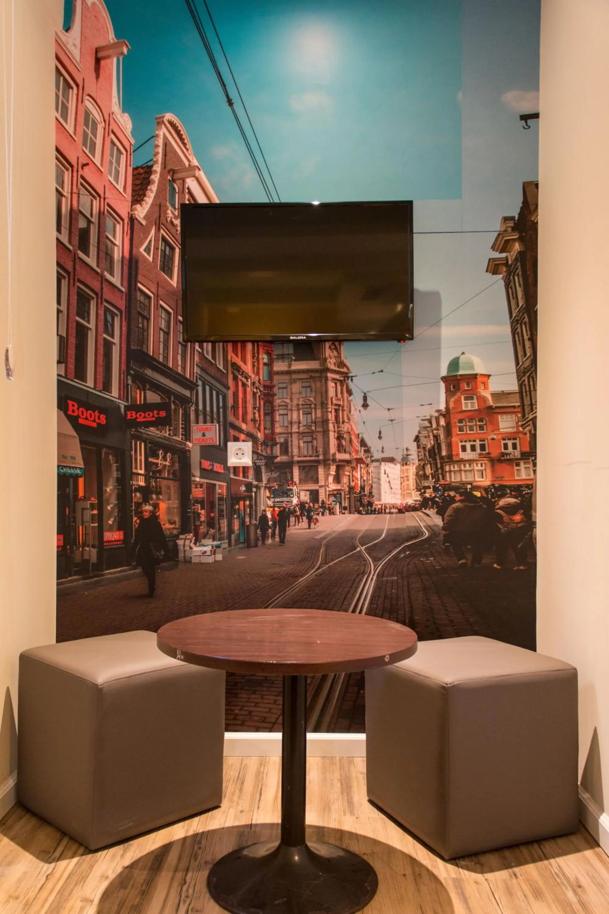 TV and multimedia in Royal Plaza Hotel Amsterdam