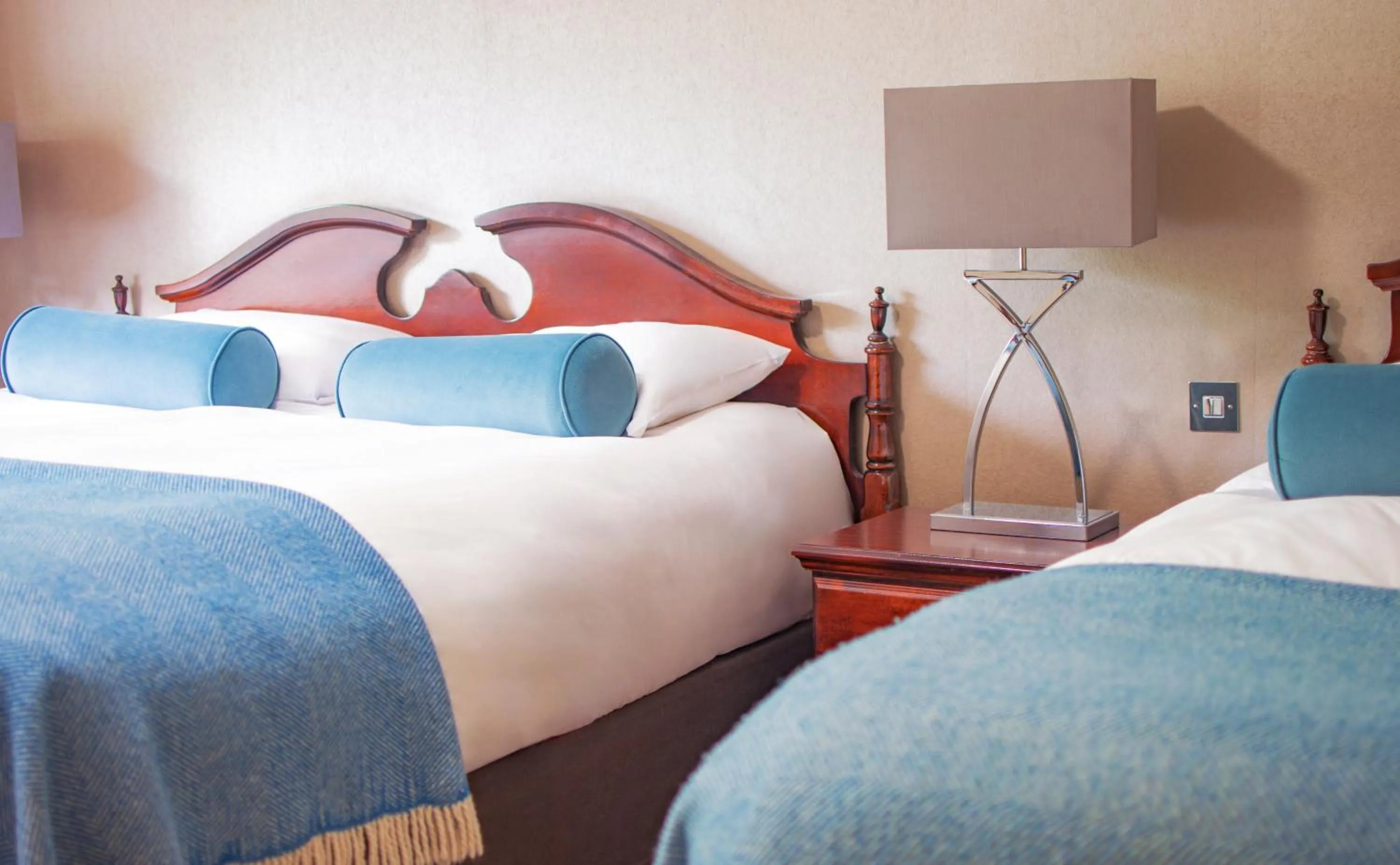 Property building, Bed in Killarney Randles Hotel