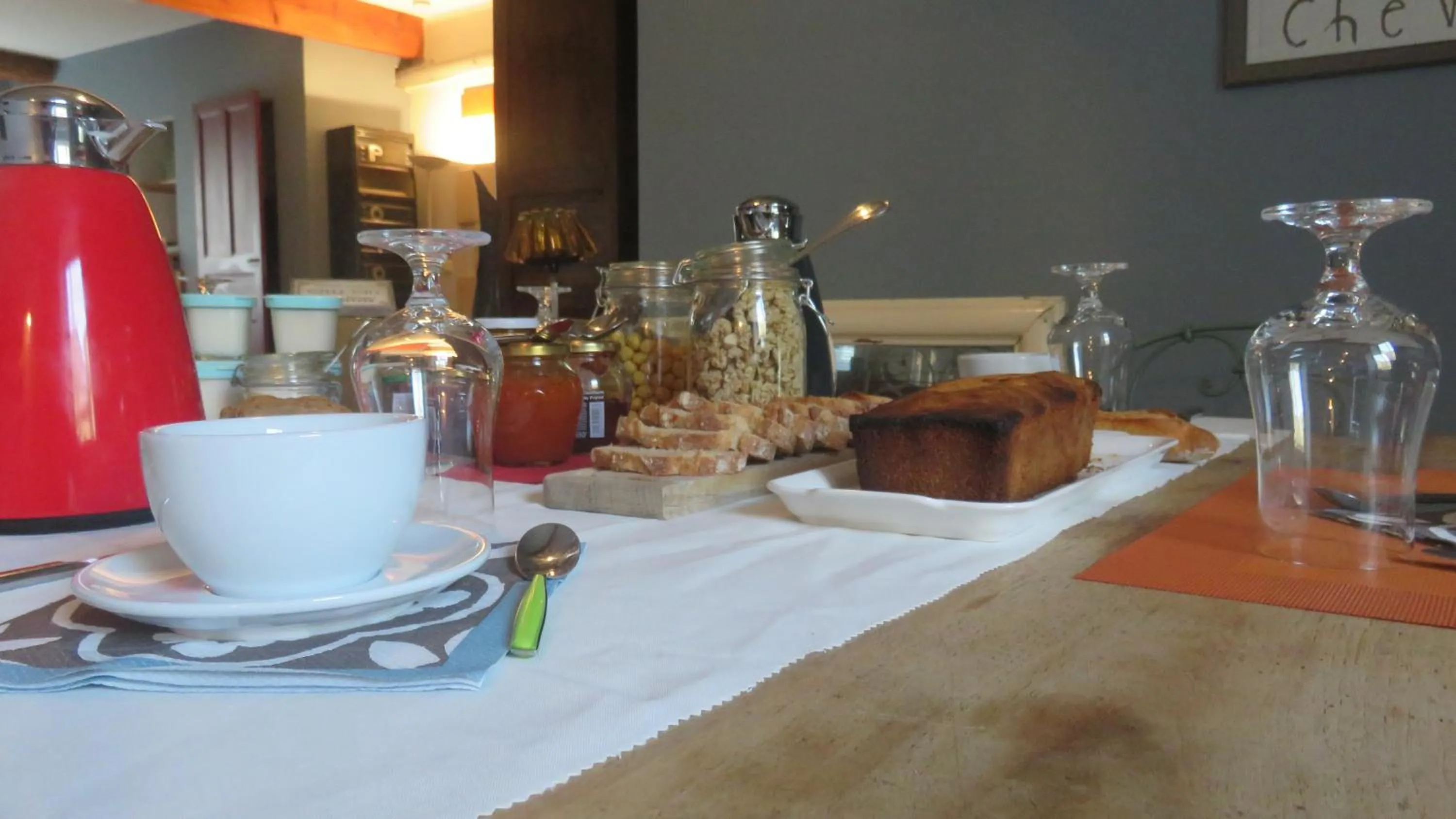 Continental breakfast in A la belle histoire