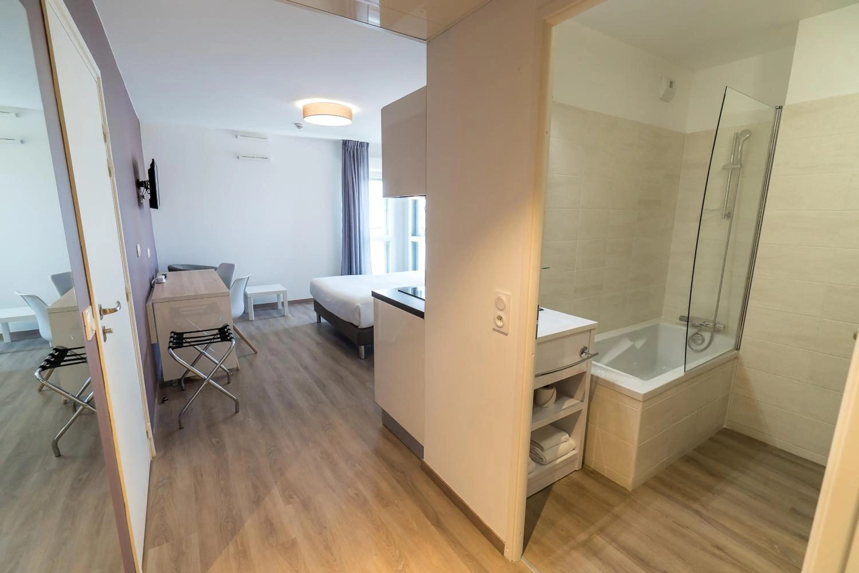 Bathroom in All Suites Appart Hôtel - Choisy-le-Roi