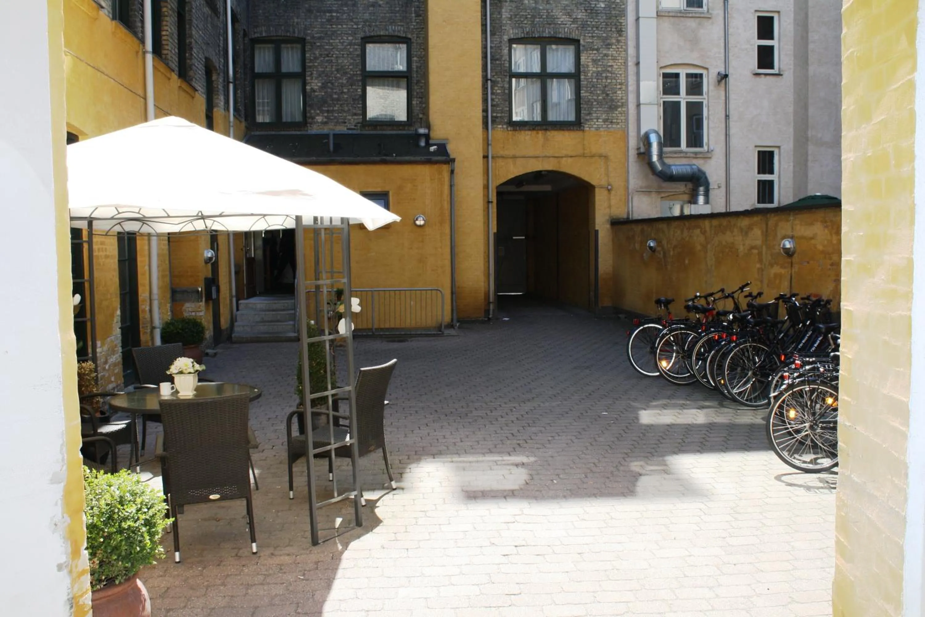 Facade/entrance in City Hotel Nebo