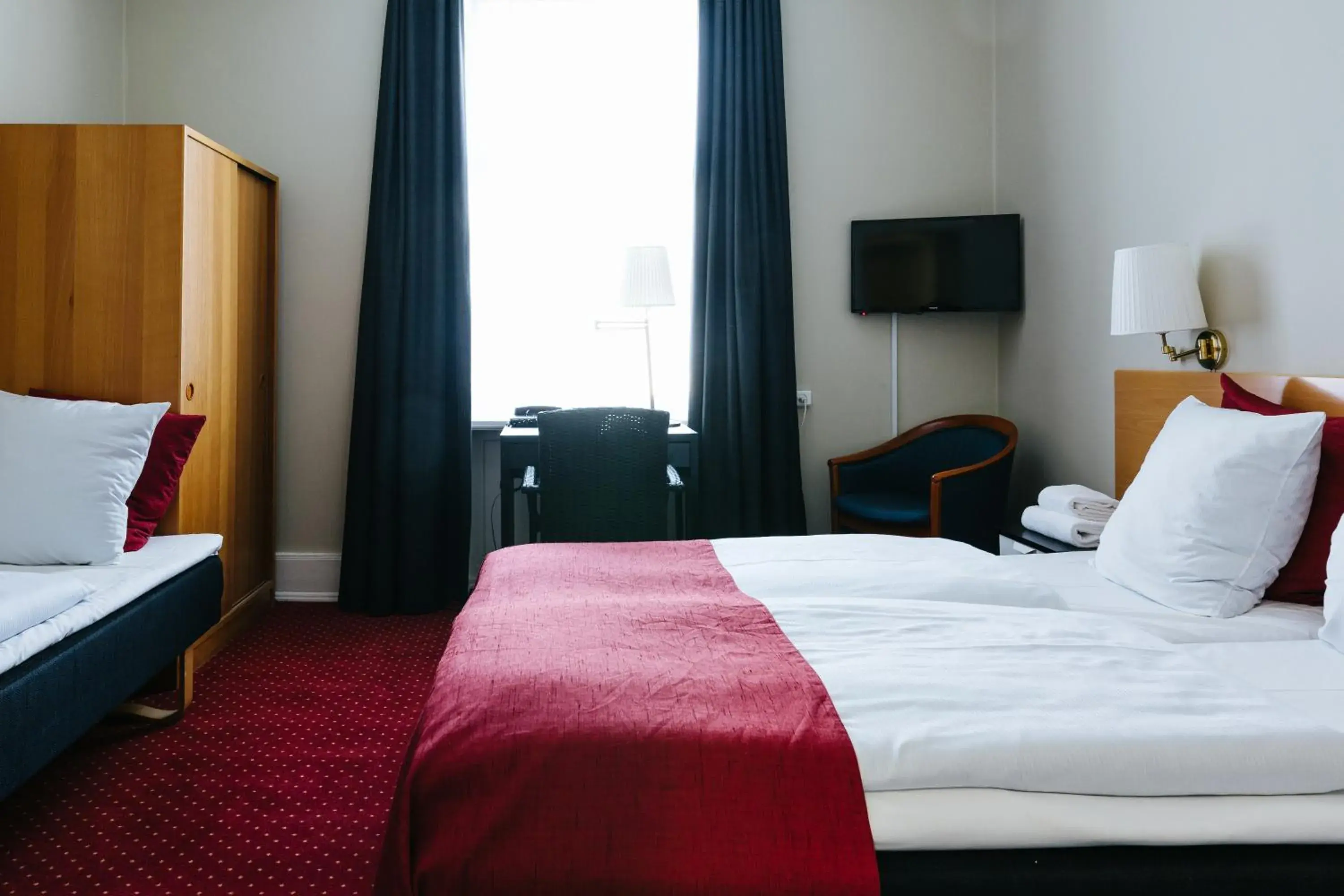 Economy Double Room with Shared Bathroom in City Hotel Nebo Economy Double Room with Shared Bathroom in City Hotel Nebo