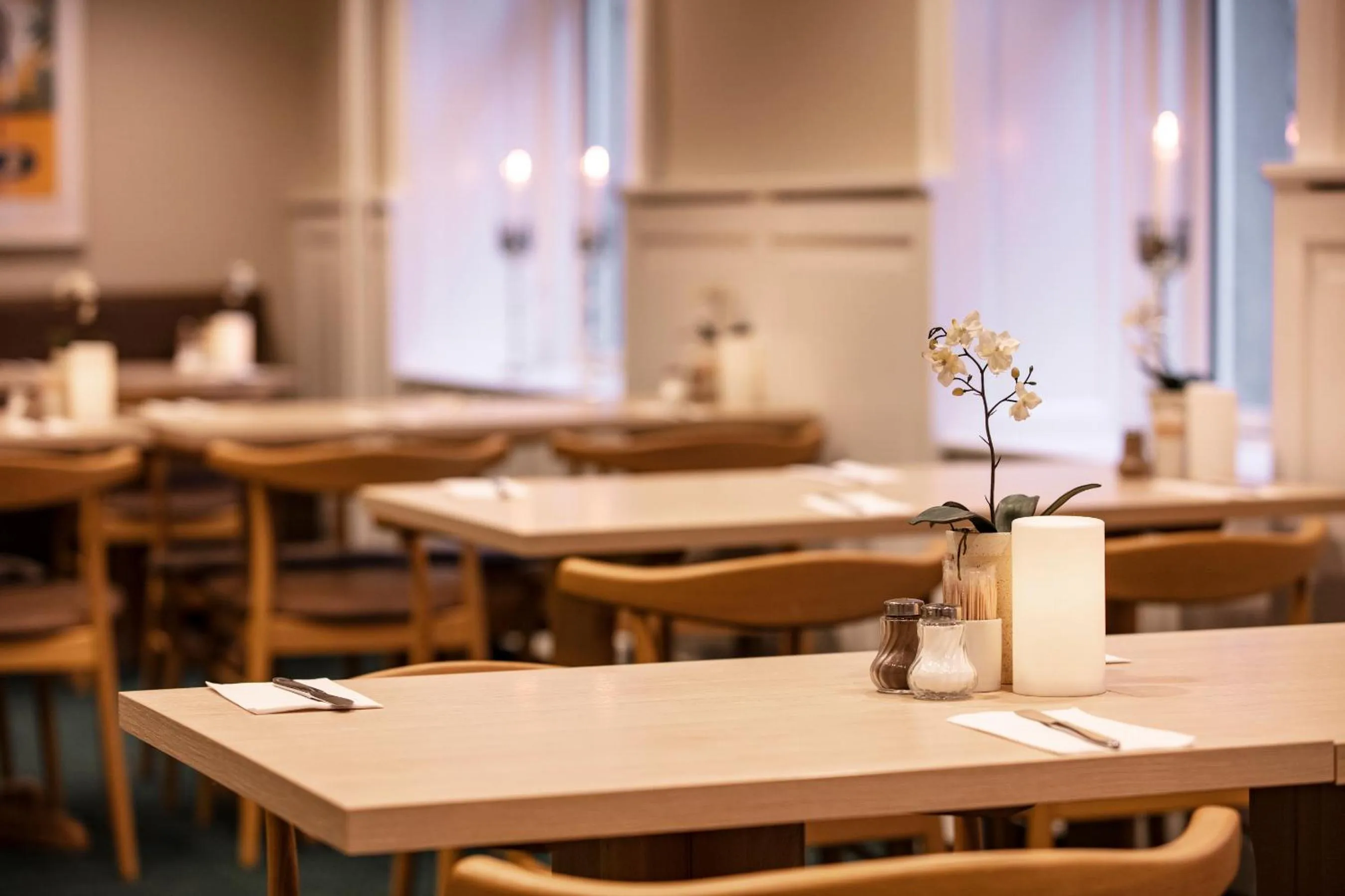 Restaurant/places to eat in City Hotel Nebo