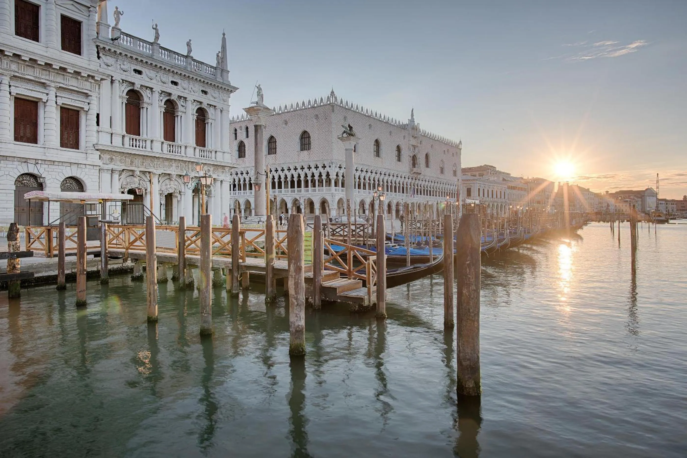 Property building in NH Venezia Santa Lucia